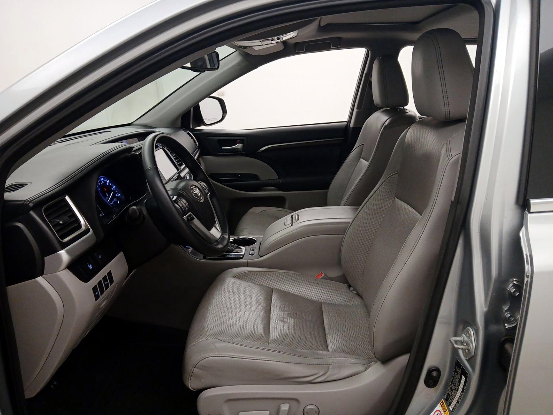 Thumbnail: 2014 Toyota Highlander - 11