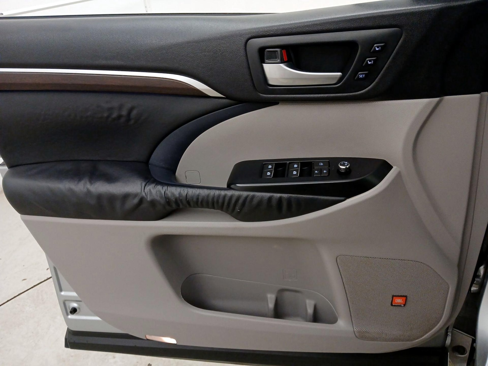 2014 Toyota Highlander Limited - Photo 13