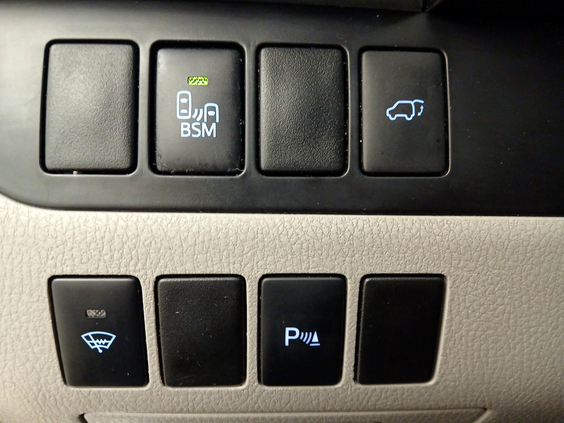 Thumbnail: 2014 Toyota Highlander - 13