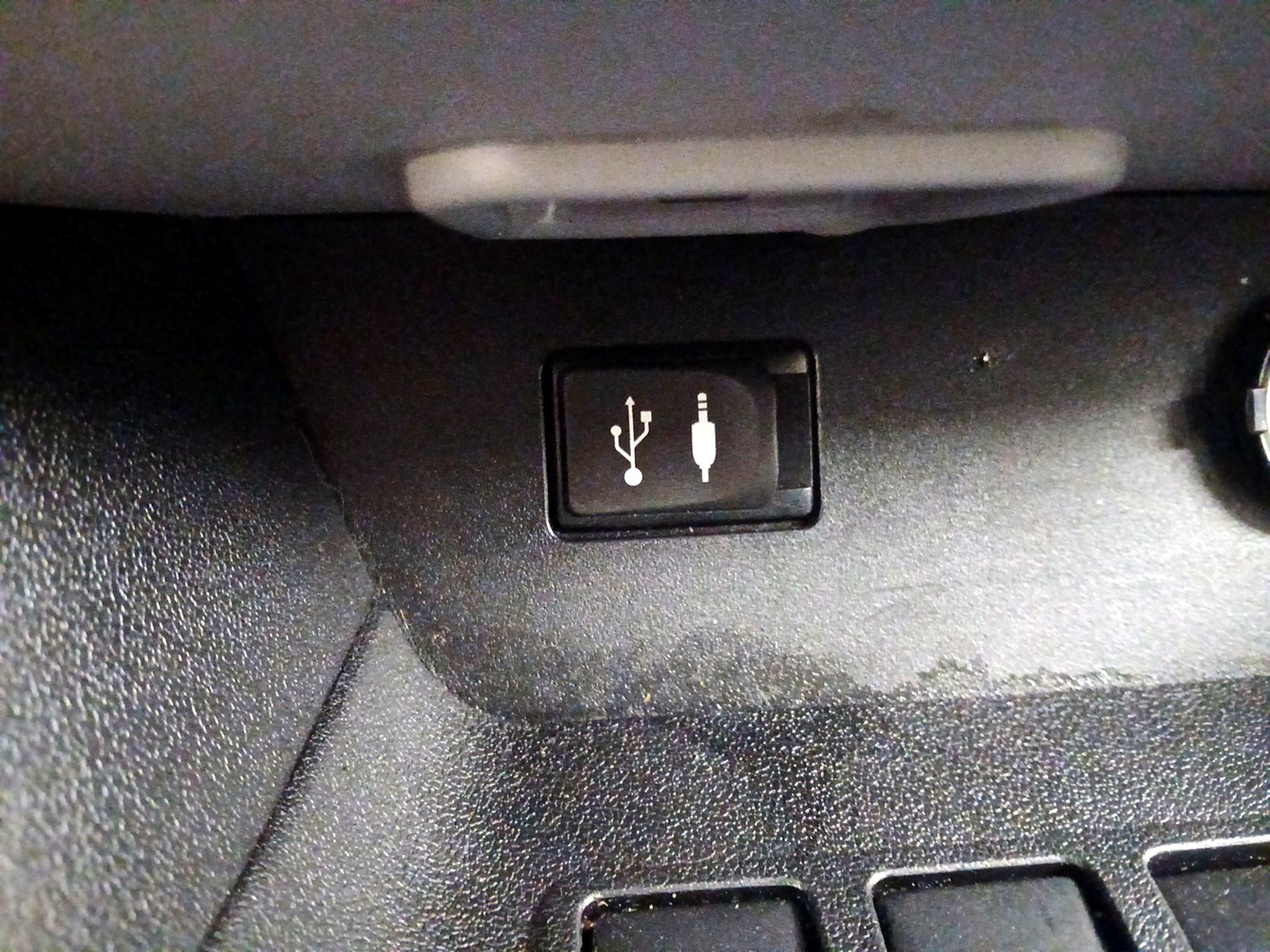 Thumbnail: 2014 Toyota Highlander - 18