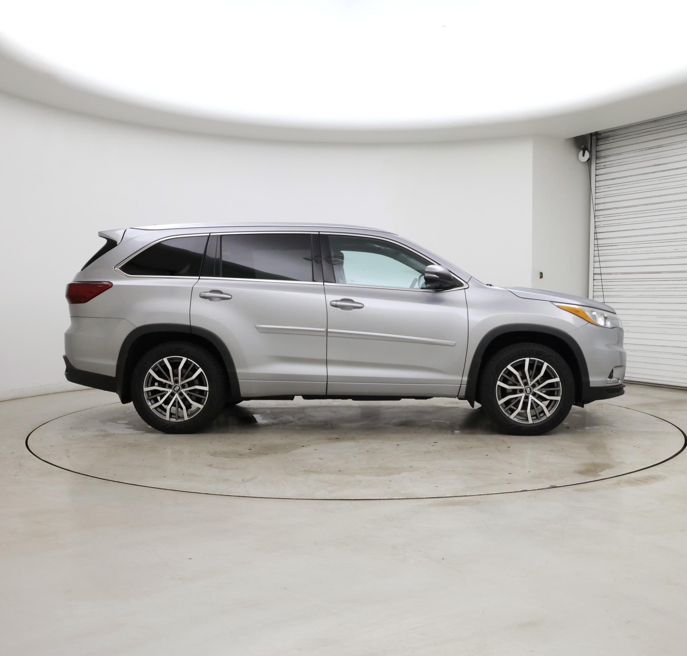 Thumbnail: 2014 Toyota Highlander - 7