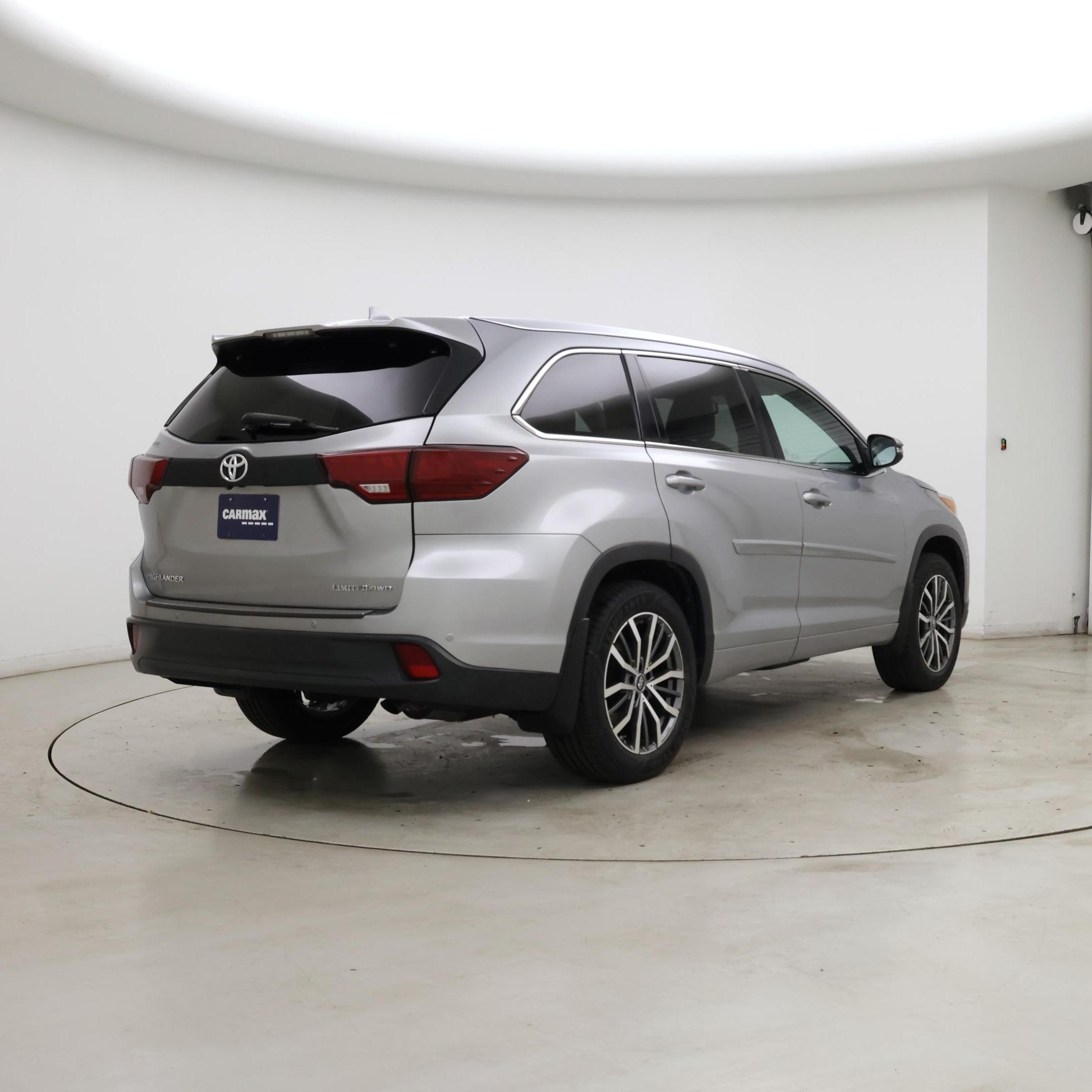 Thumbnail: 2014 Toyota Highlander - 8