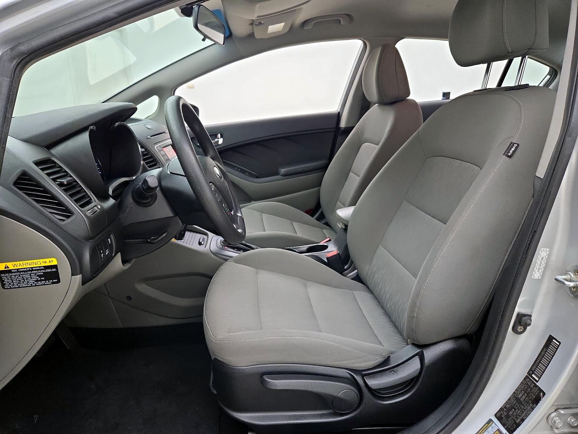 Thumbnail: 2016 Kia Forte - 11