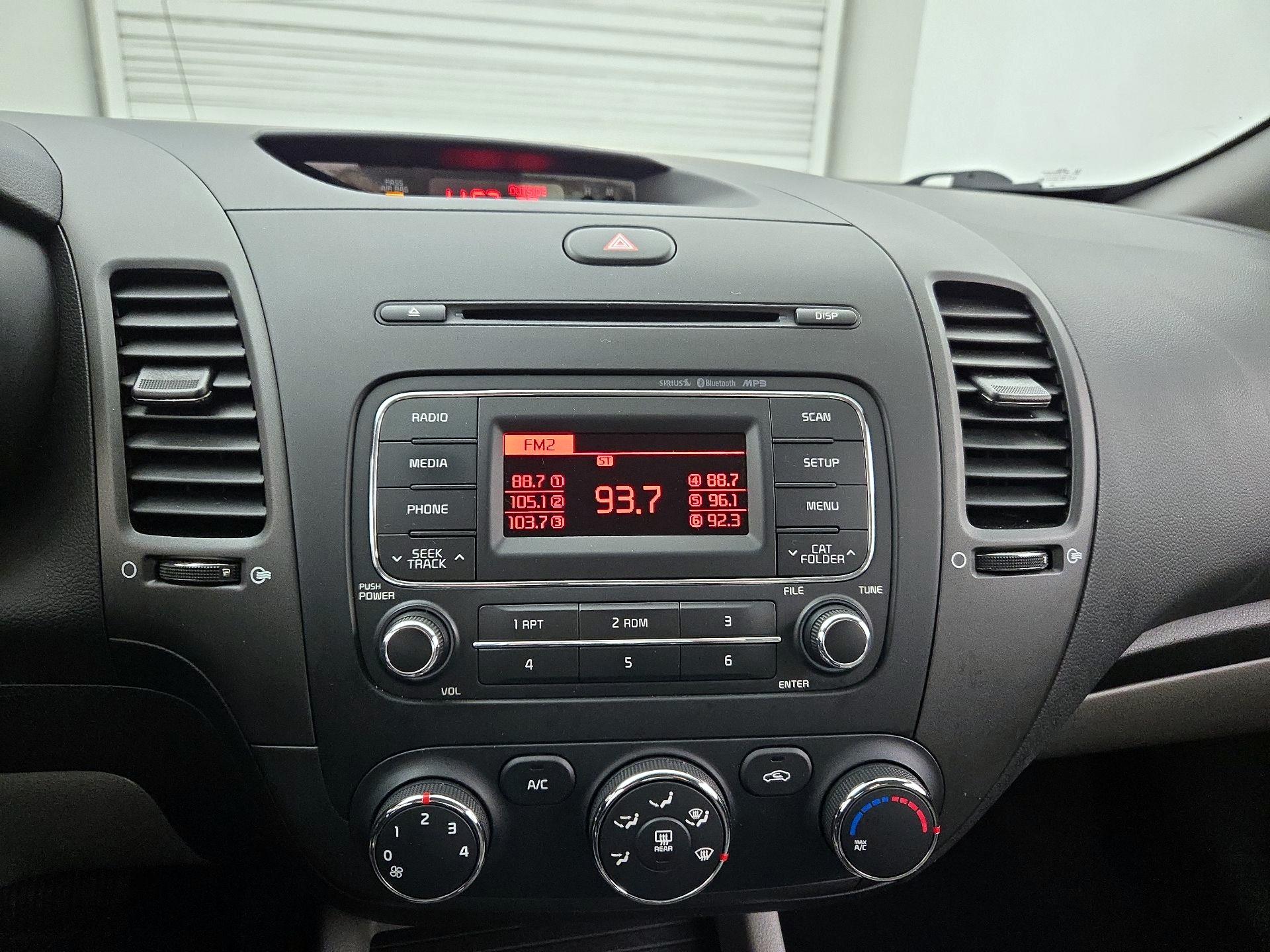 Thumbnail: 2016 Kia Forte - 14