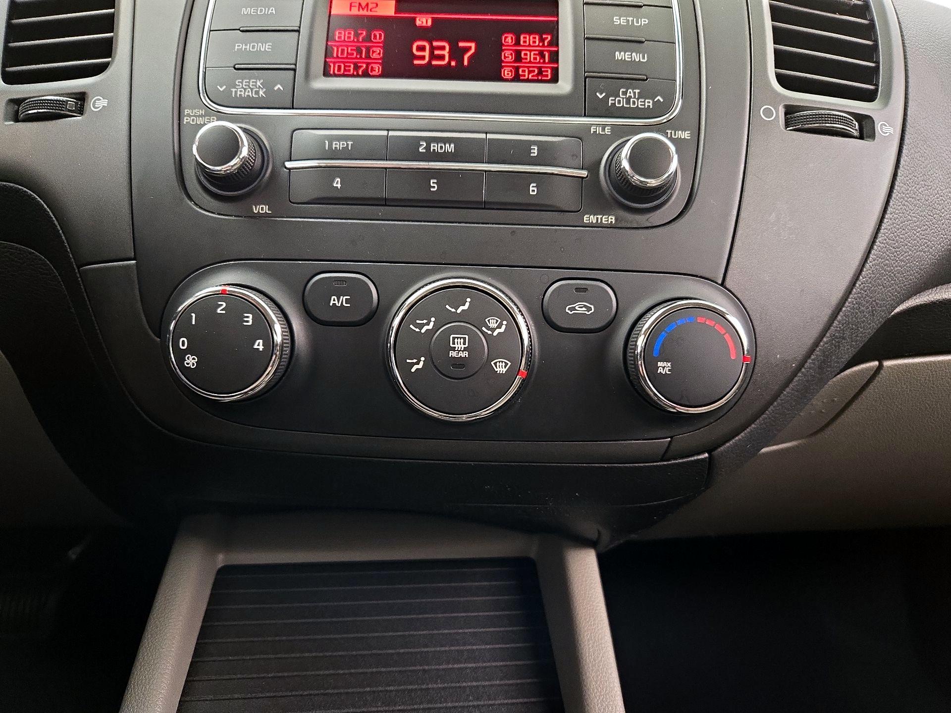 Thumbnail: 2016 Kia Forte - 15