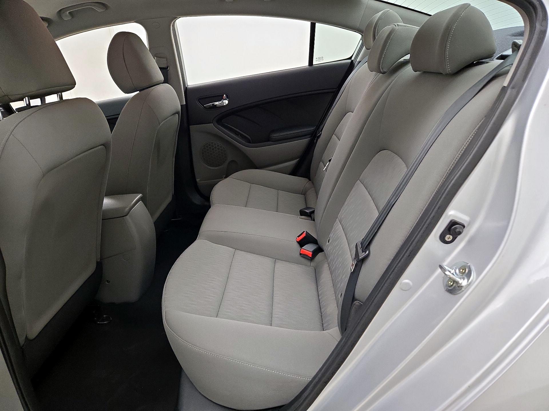 Thumbnail: 2016 Kia Forte - 17