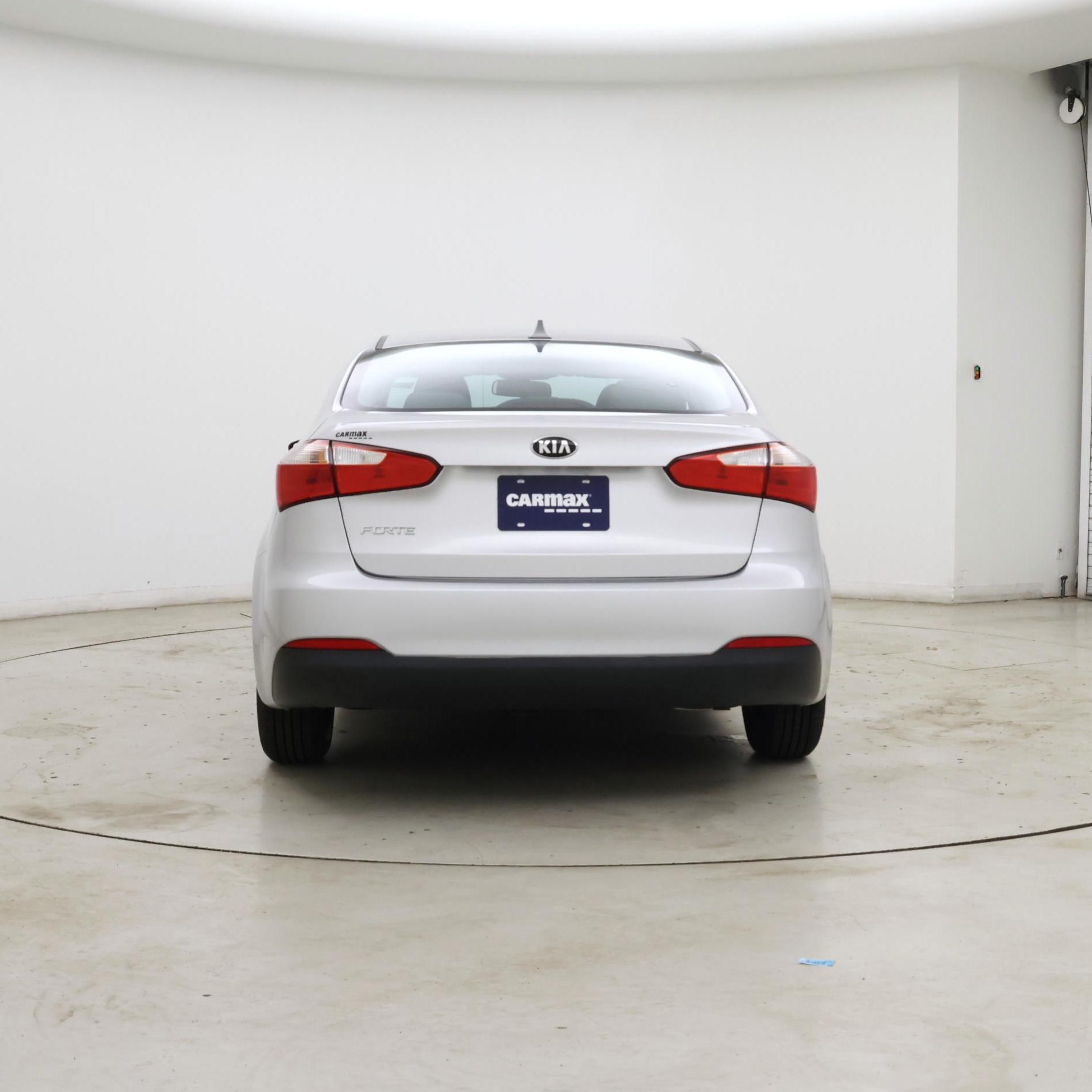 Thumbnail: 2016 Kia Forte - 6