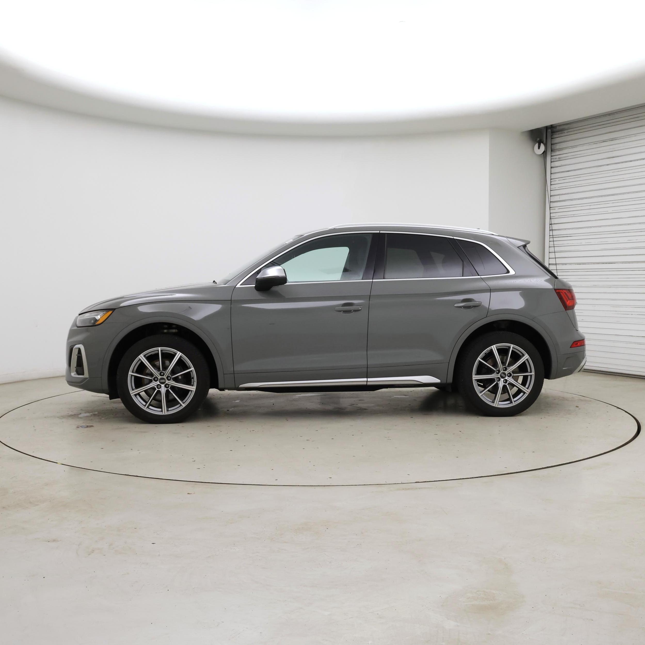 Thumbnail: 2021 Audi SQ5 - 3