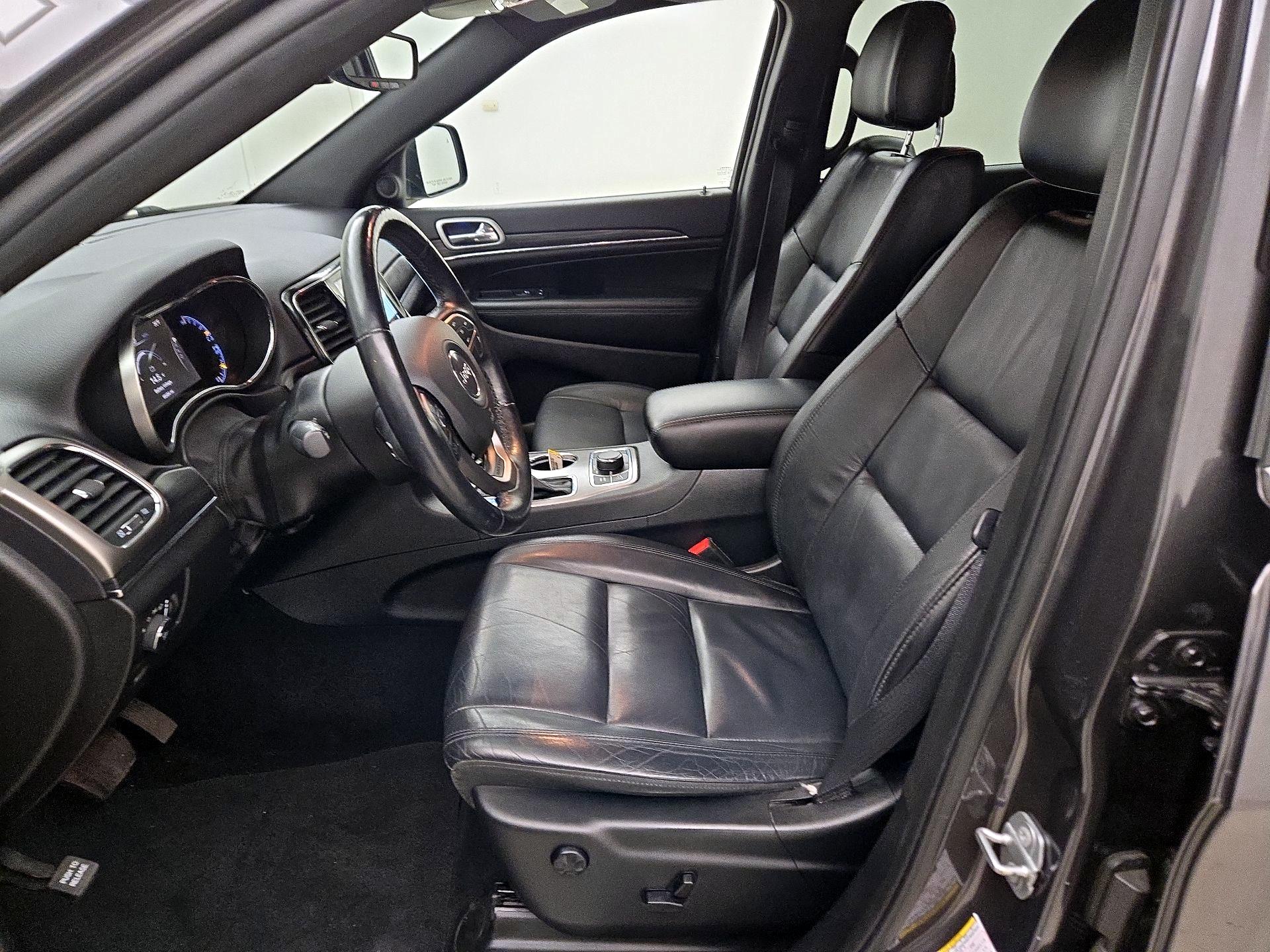 Thumbnail: 2020 Jeep Grand Cherokee - 11