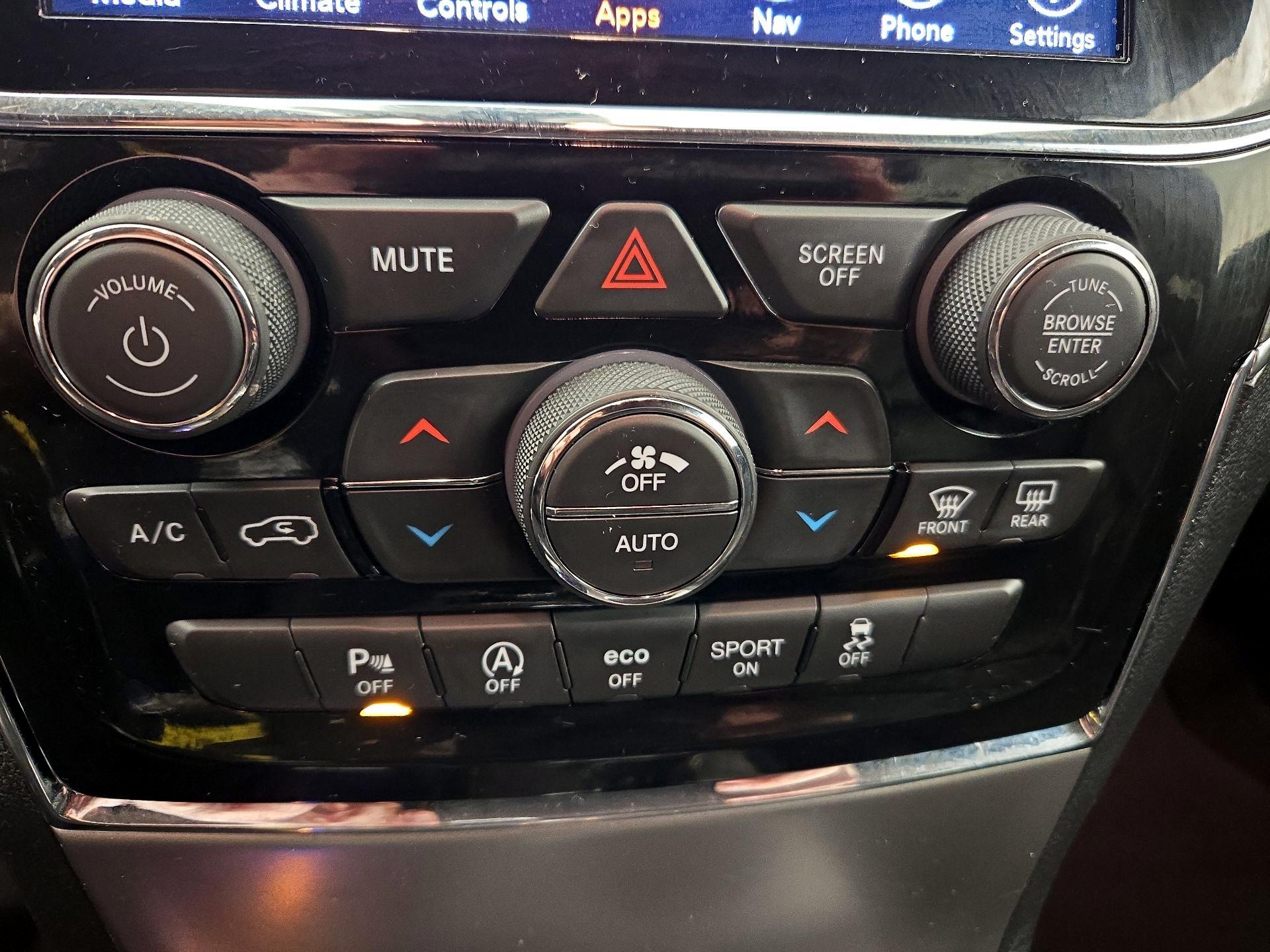 Thumbnail: 2020 Jeep Grand Cherokee - 16