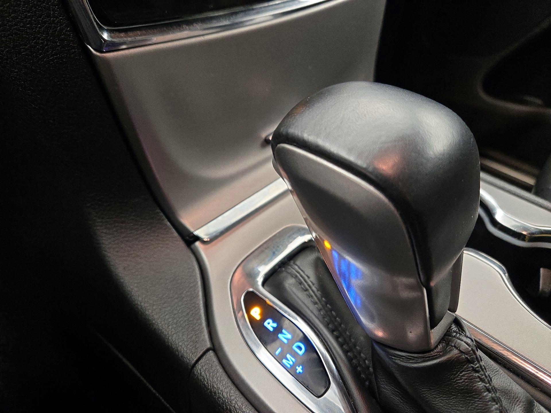 Thumbnail: 2020 Jeep Grand Cherokee - 17