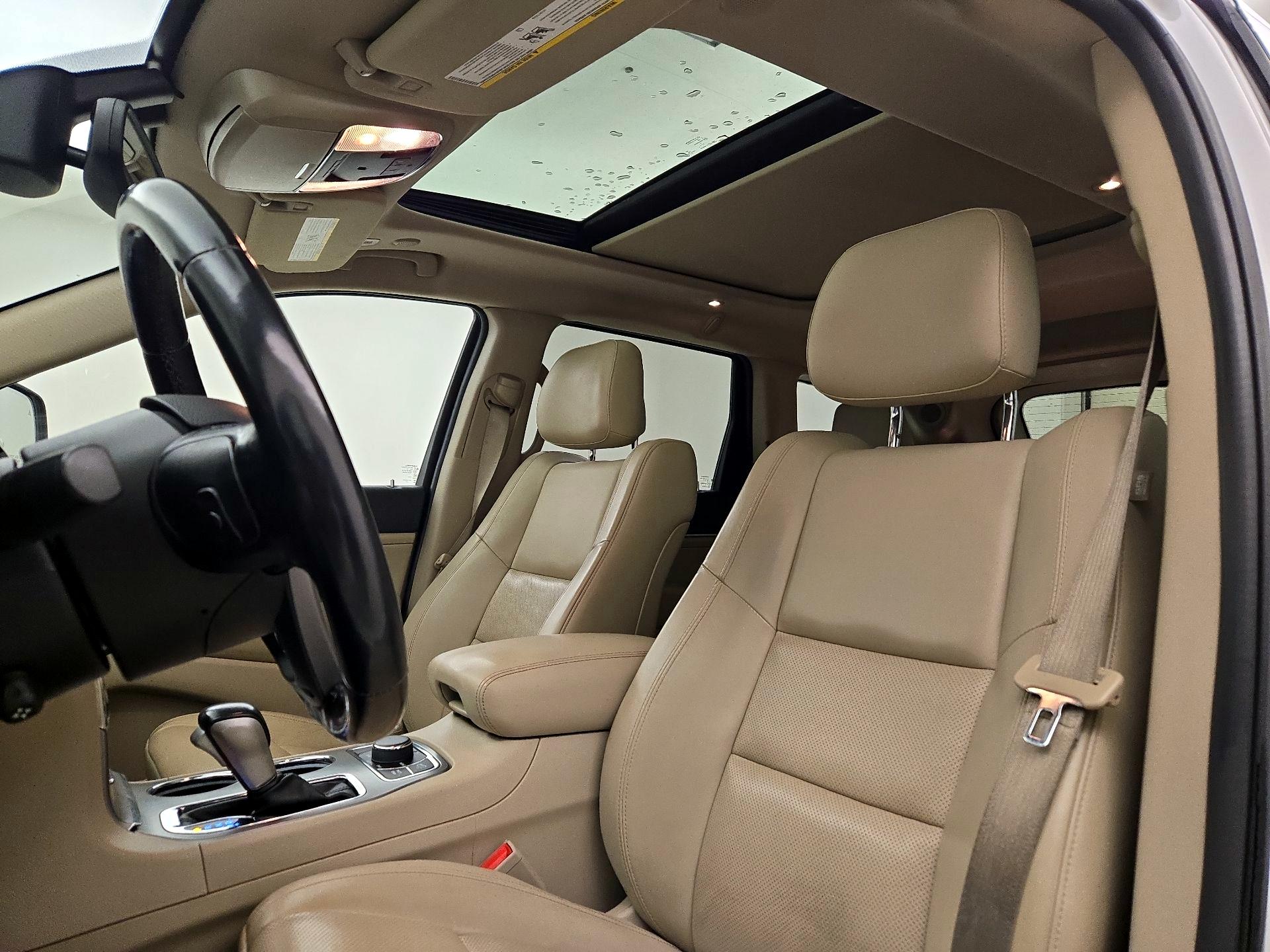 Thumbnail: 2020 Jeep Grand Cherokee - 20