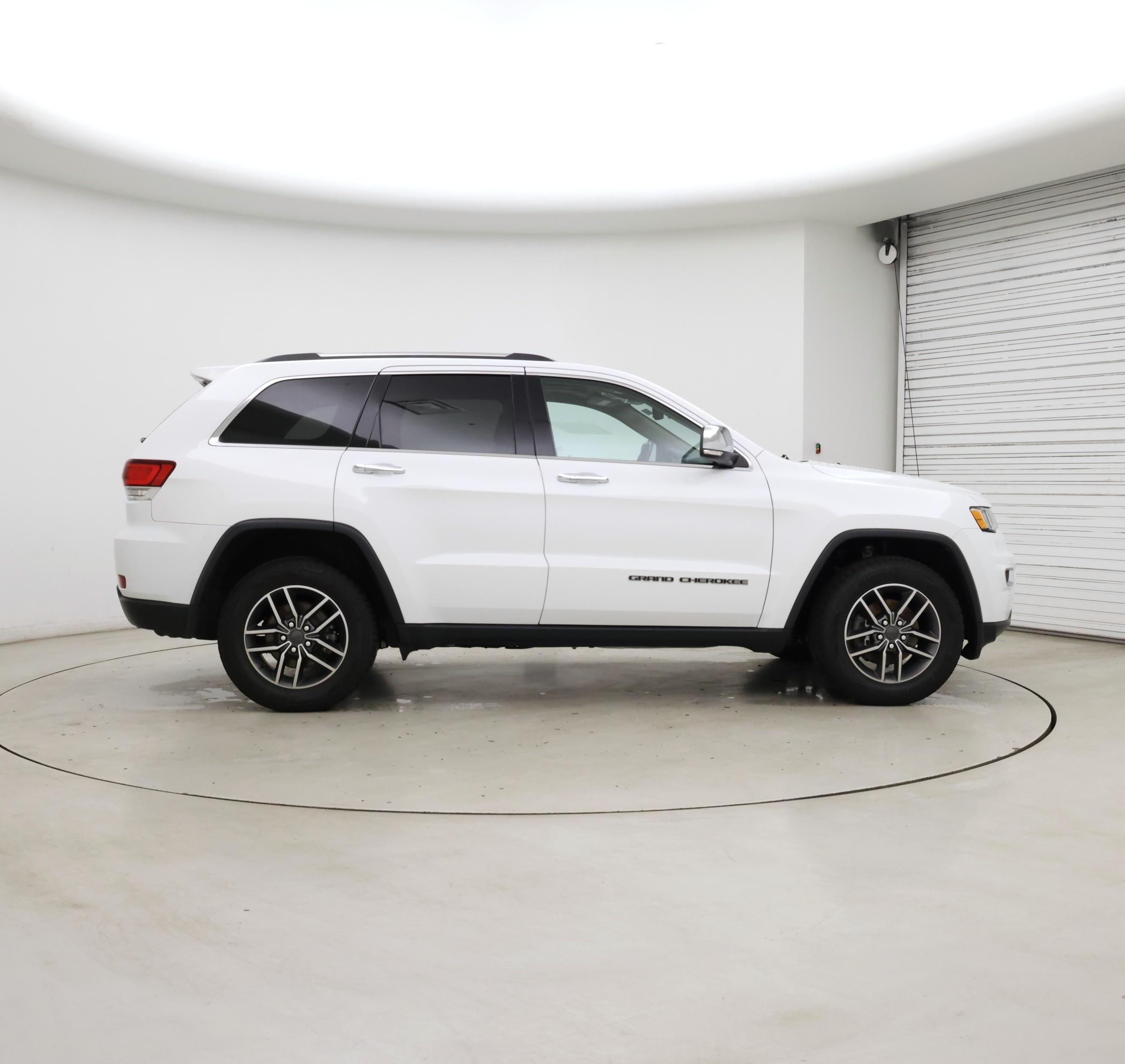 Thumbnail: 2020 Jeep Grand Cherokee - 7