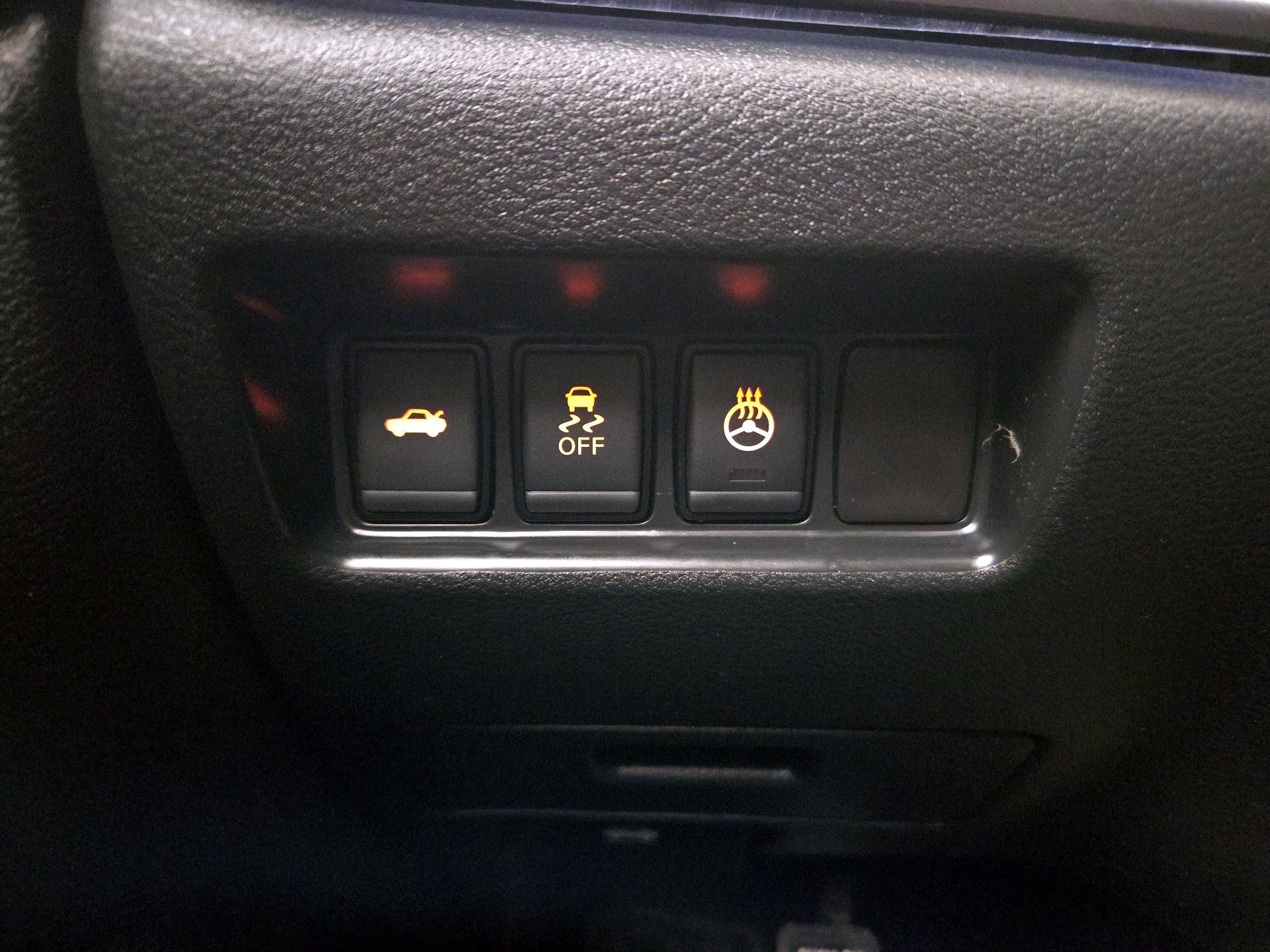 Thumbnail: 2017 Nissan Maxima - 13