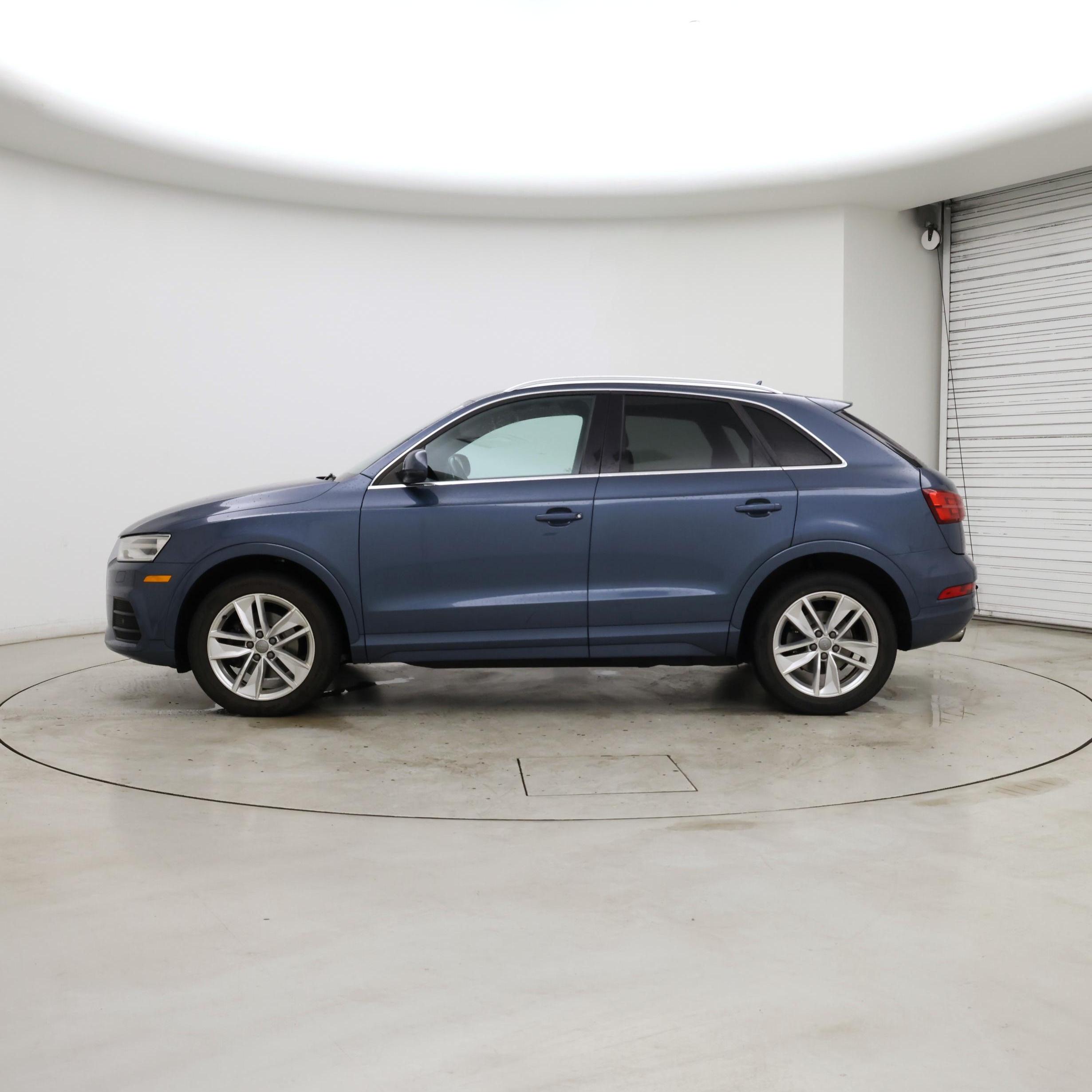 Thumbnail: 2017 Audi Q3 - 3