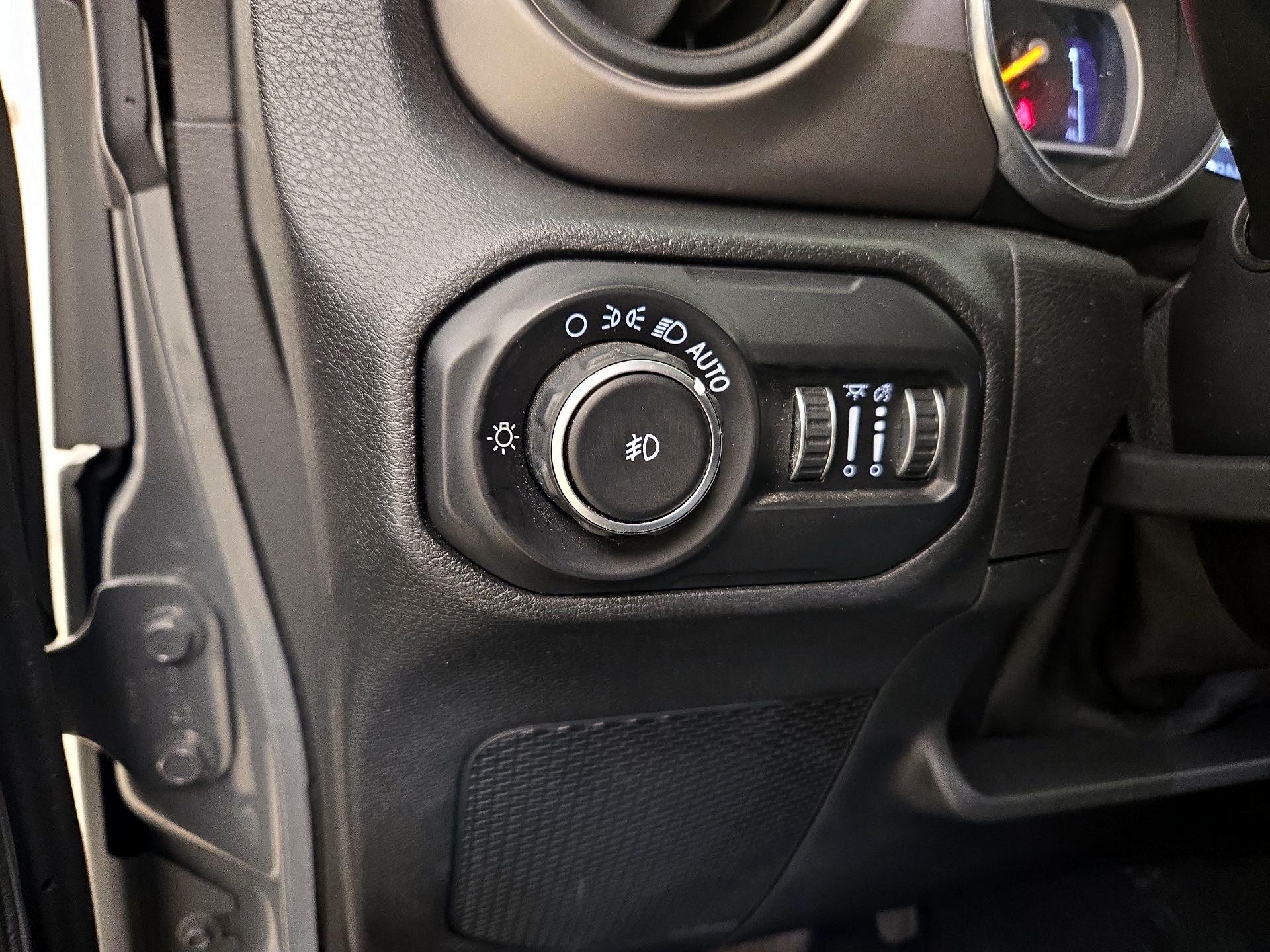 Thumbnail: 2020 Jeep Wrangler - 13