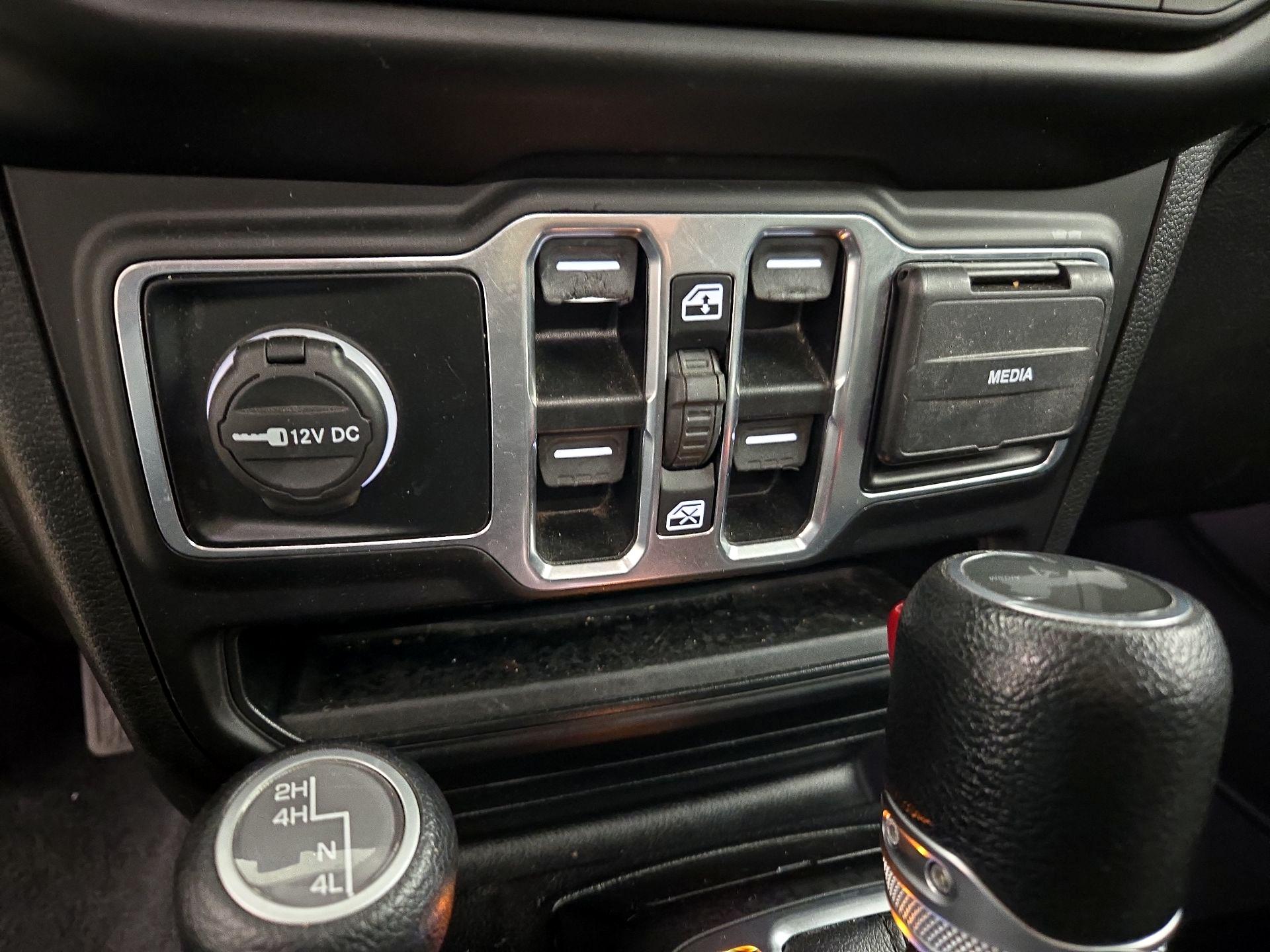 Thumbnail: 2020 Jeep Wrangler - 18