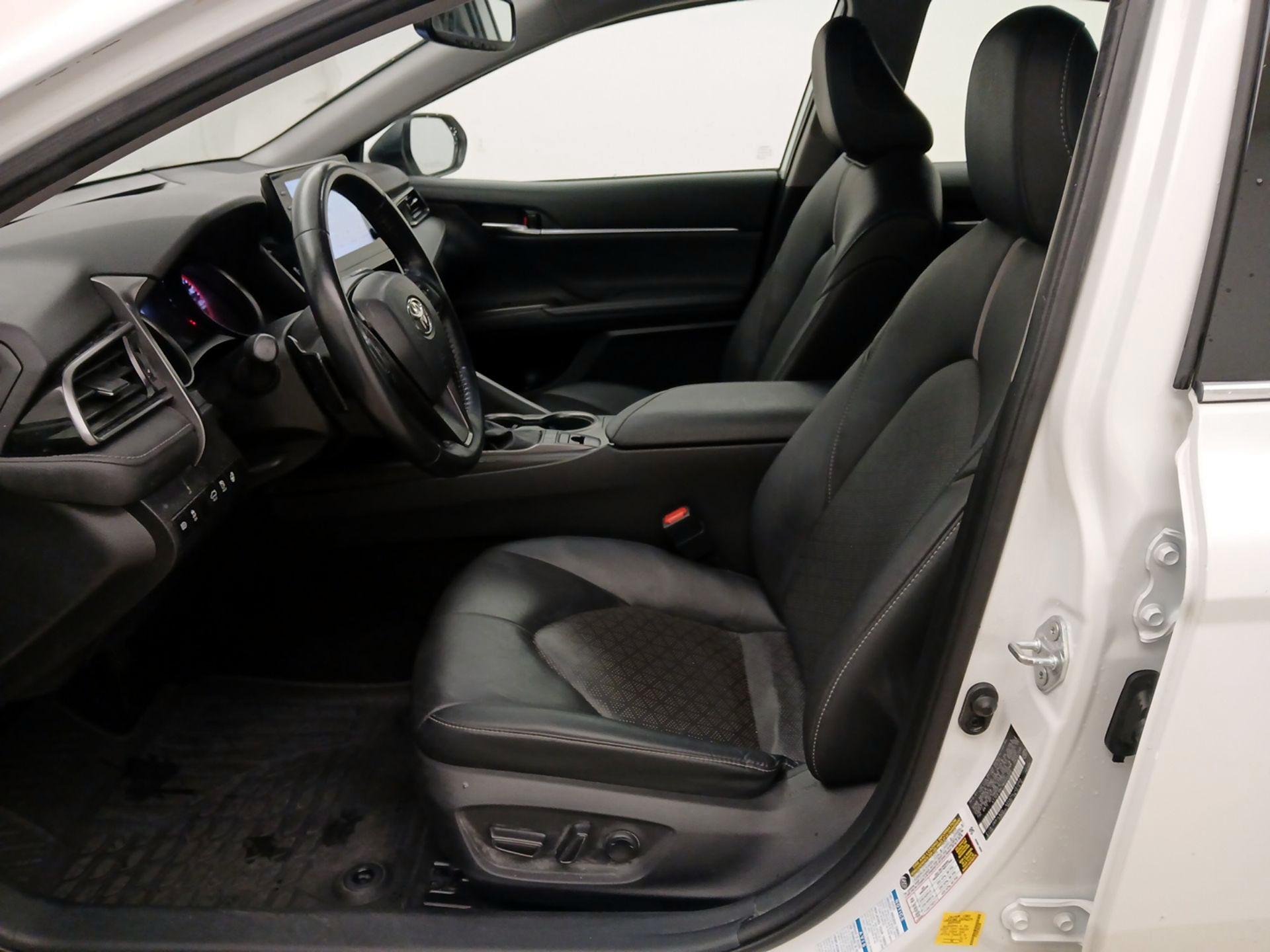 Thumbnail: 2021 Toyota Camry - 11