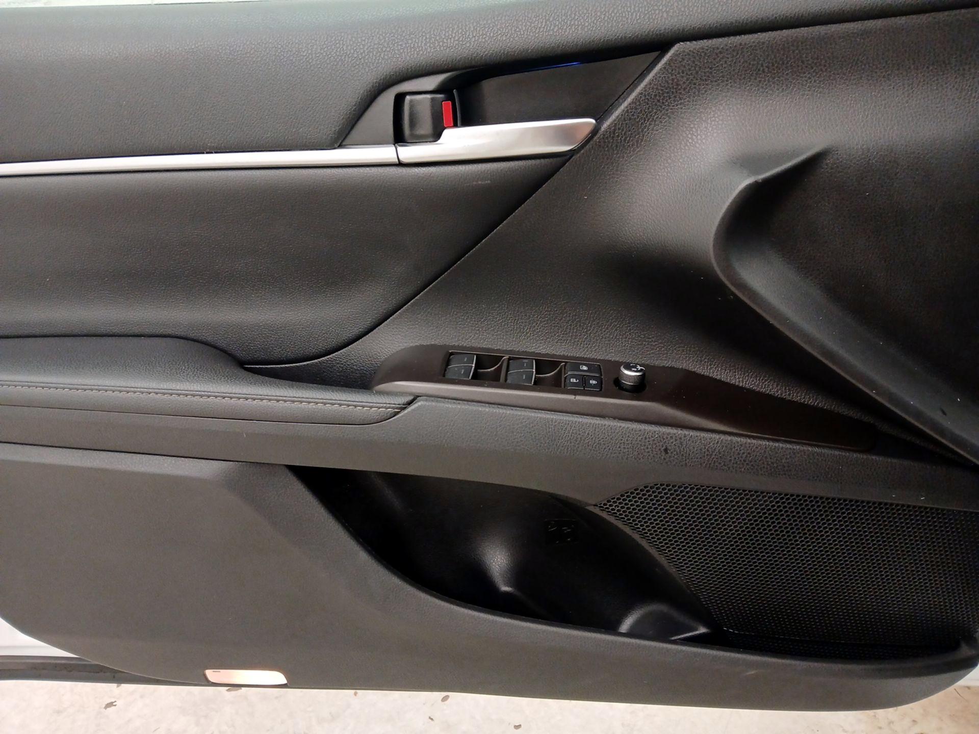 Thumbnail: 2021 Toyota Camry - 12