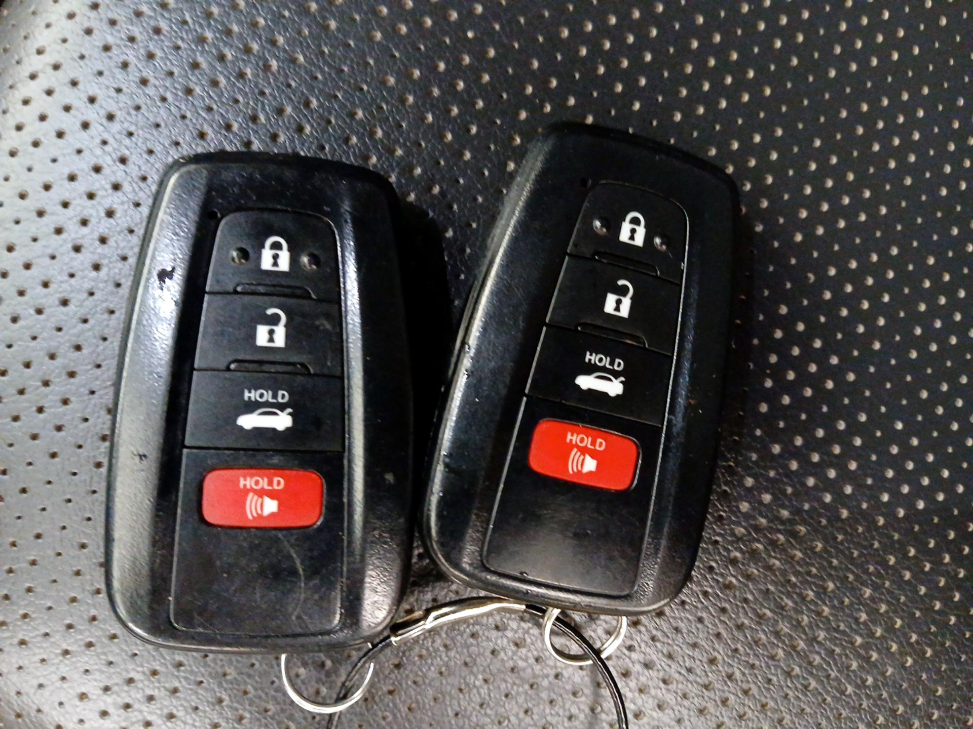 Thumbnail: 2021 Toyota Camry - 20