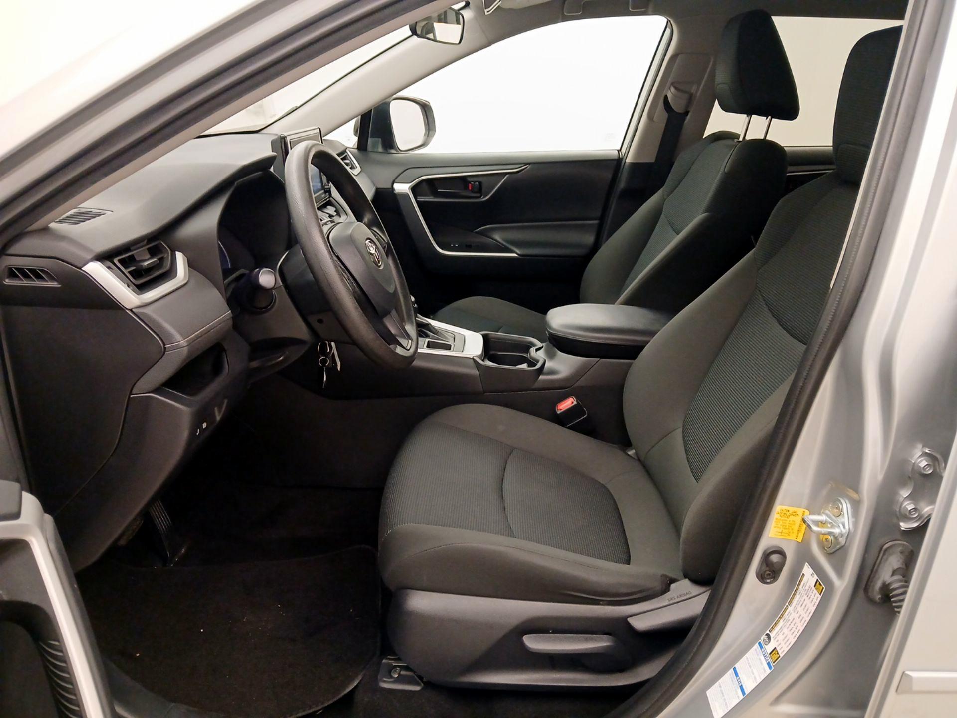 Thumbnail: 2021 Toyota RAV4 - 11