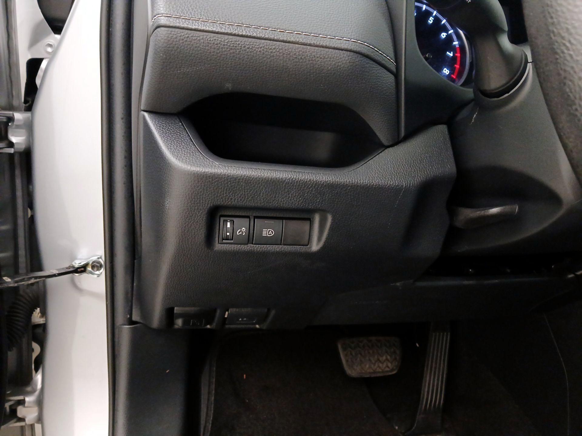 Thumbnail: 2021 Toyota RAV4 - 13