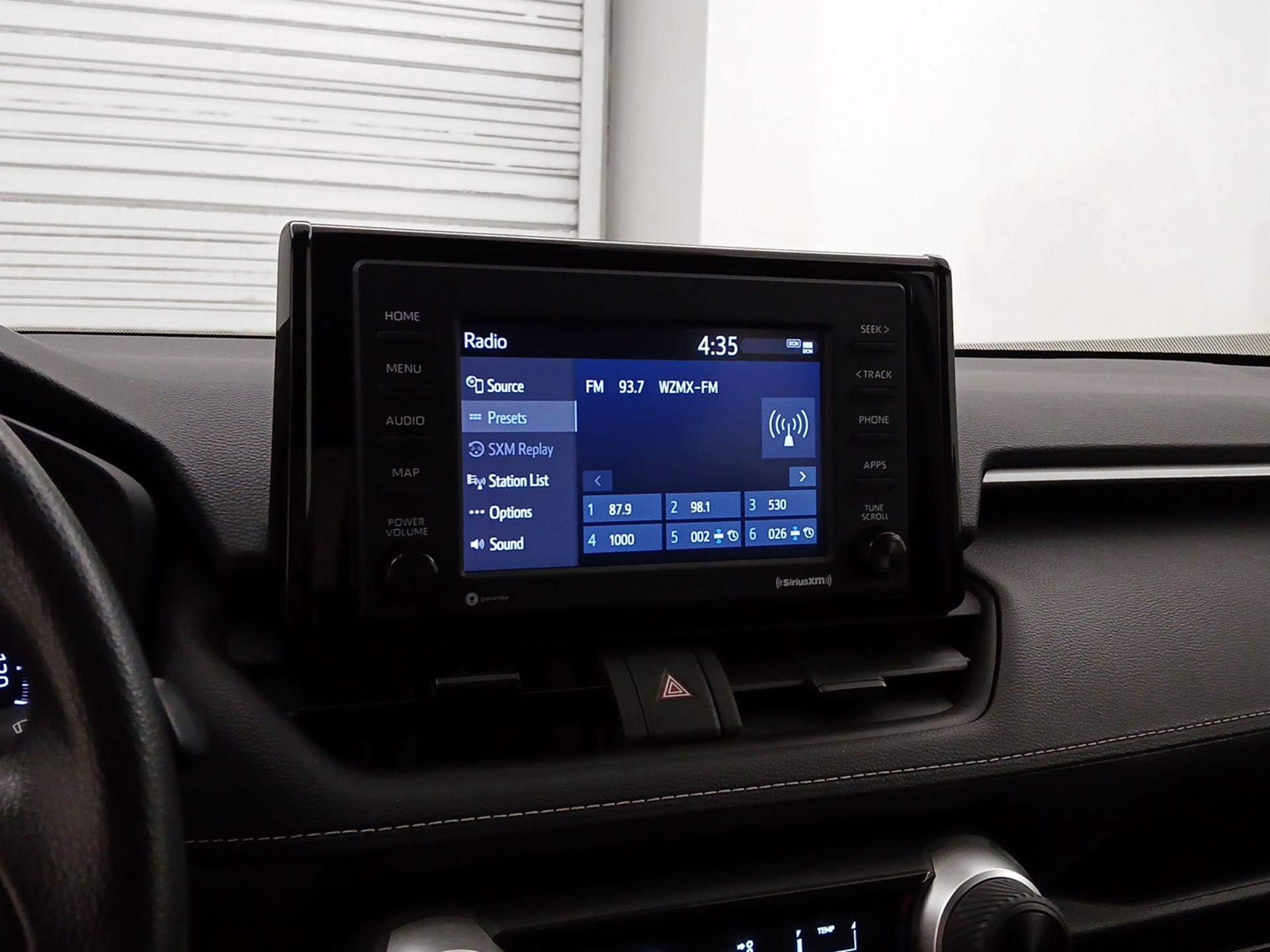 Thumbnail: 2021 Toyota RAV4 - 15