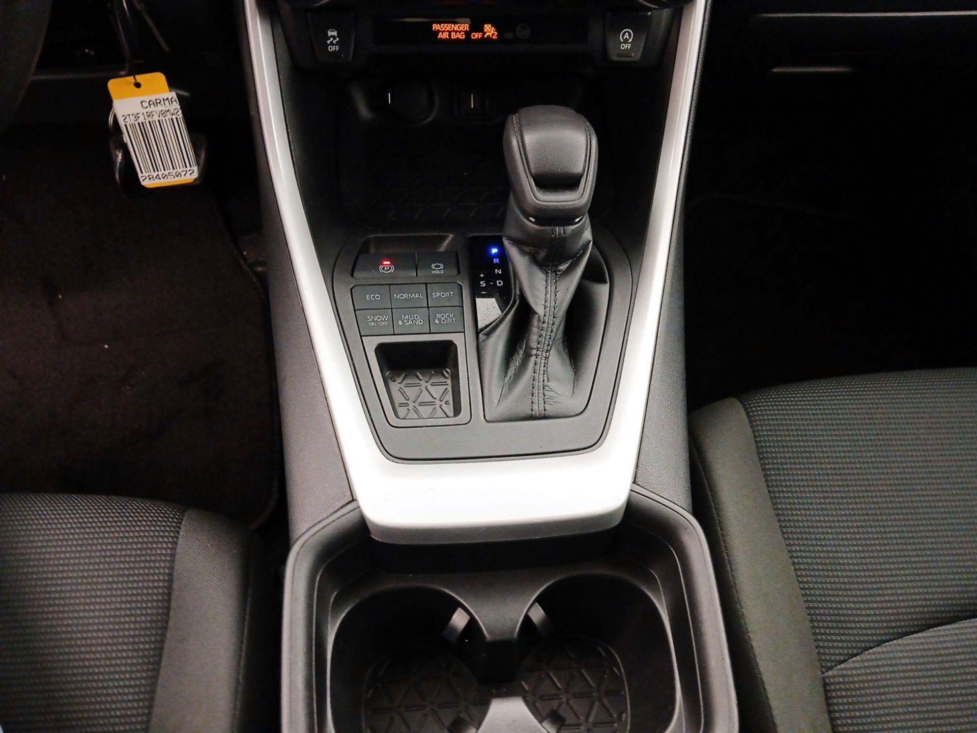 Thumbnail: 2021 Toyota RAV4 - 17