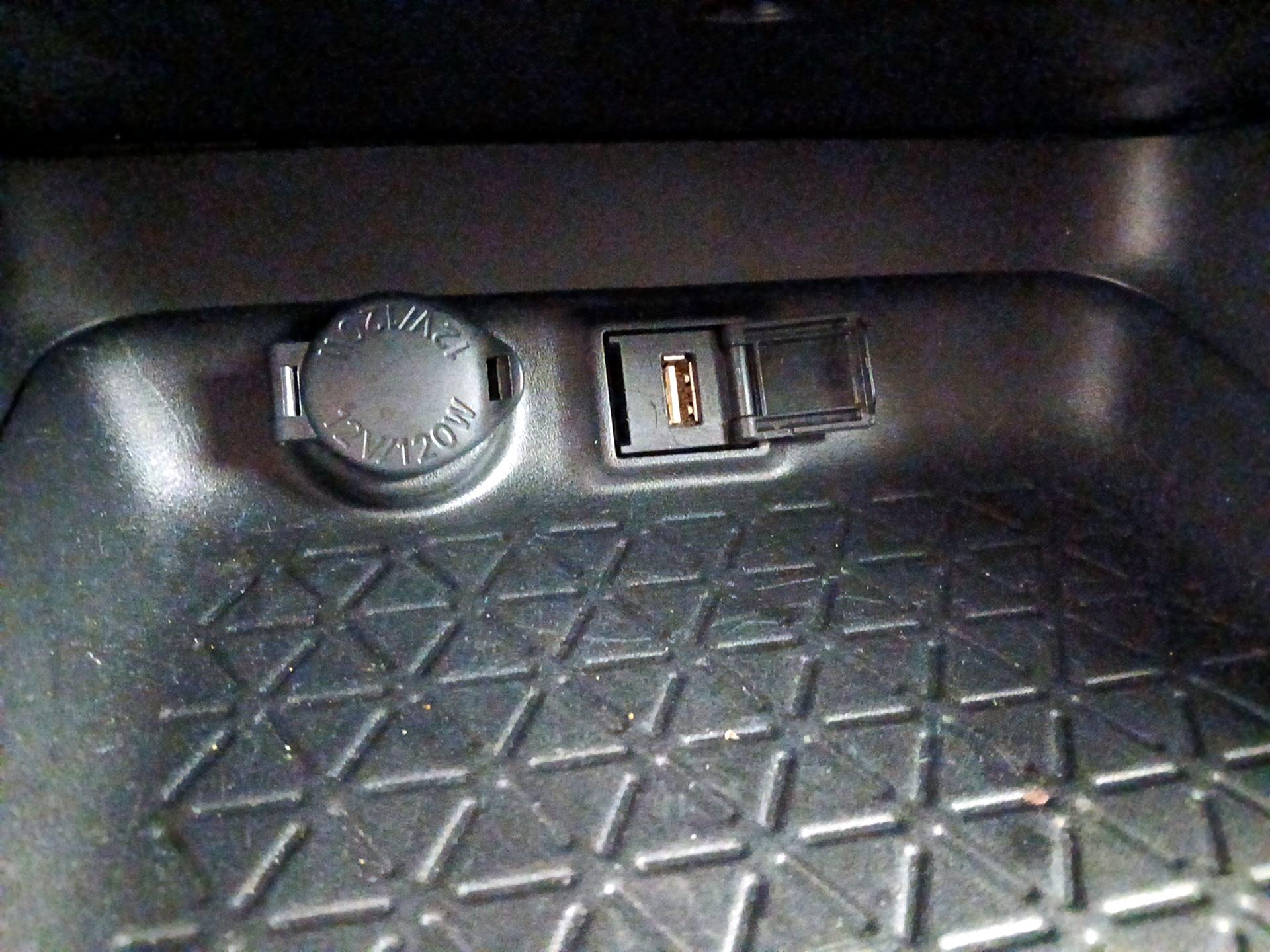 Thumbnail: 2021 Toyota RAV4 - 18