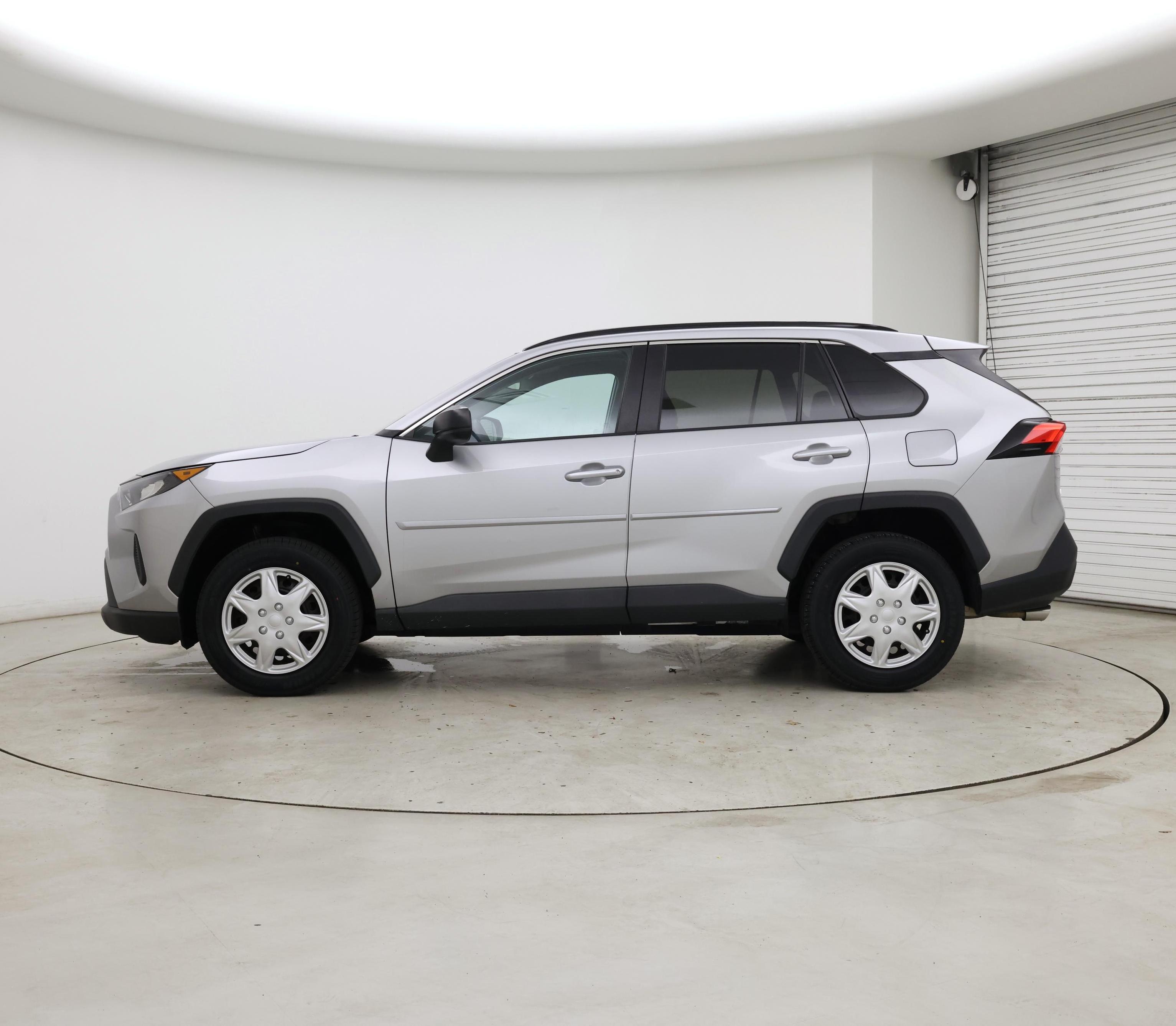 Thumbnail: 2021 Toyota RAV4 - 3