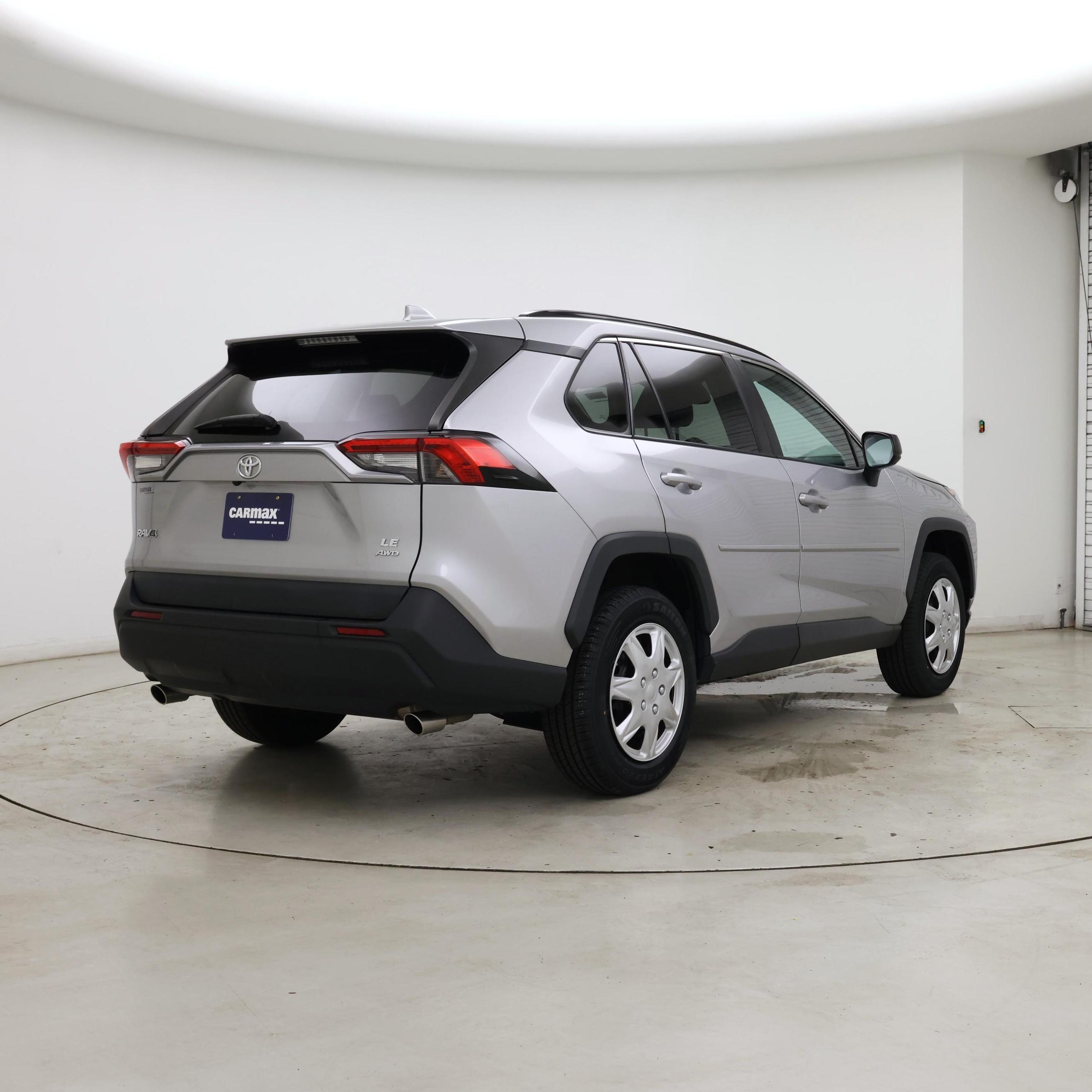 Thumbnail: 2021 Toyota RAV4 - 8