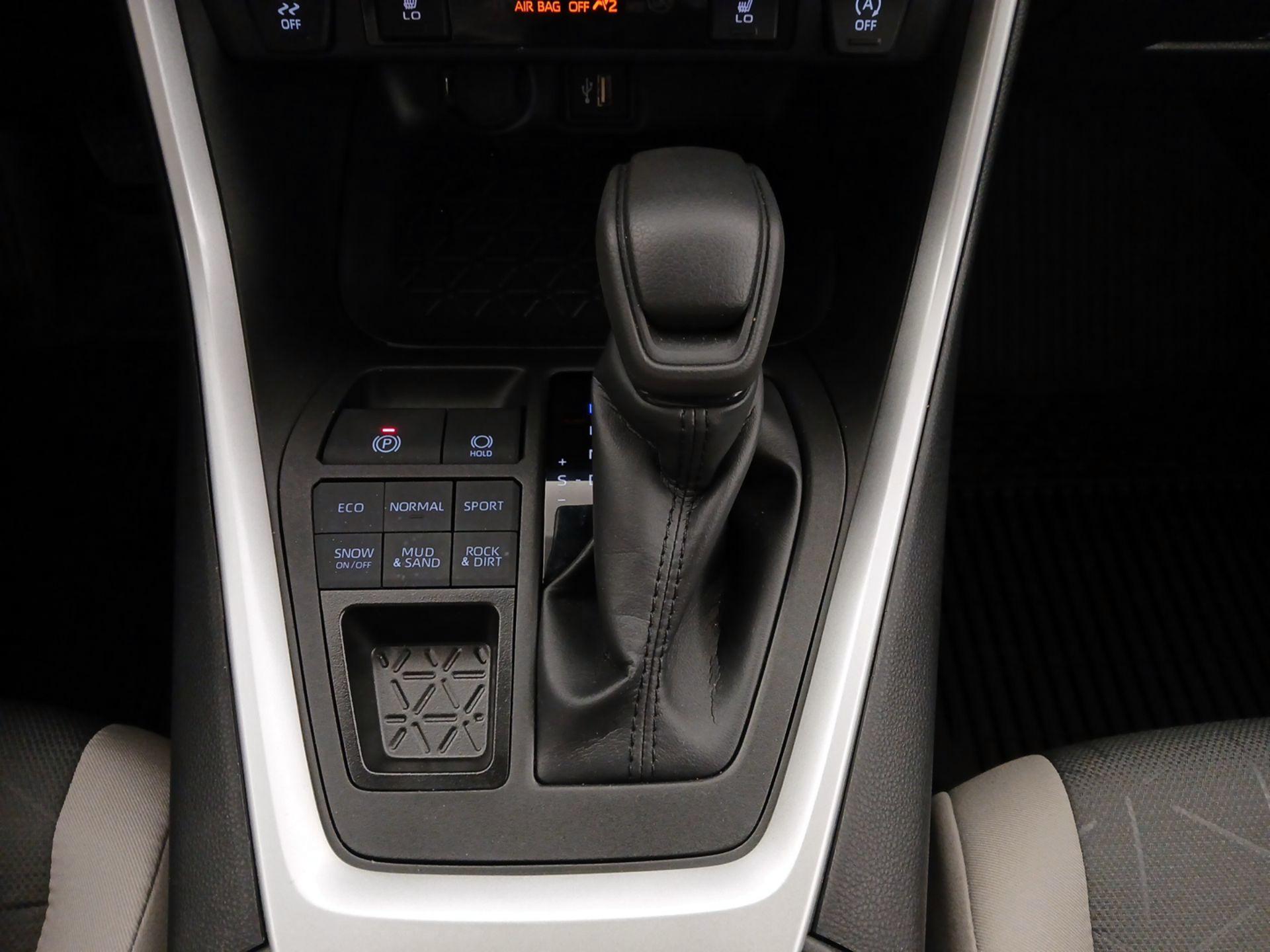 Thumbnail: 2025 Toyota RAV4 - 17