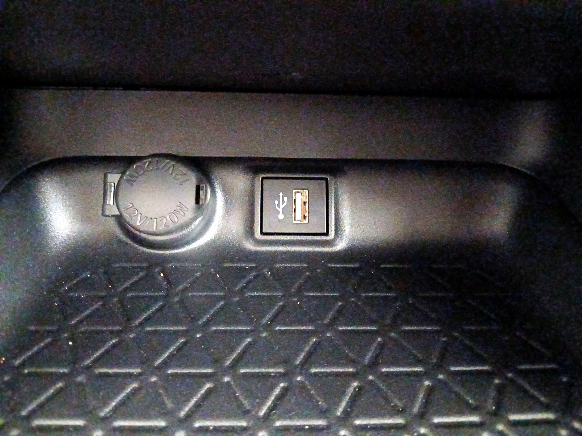 Thumbnail: 2025 Toyota RAV4 - 18