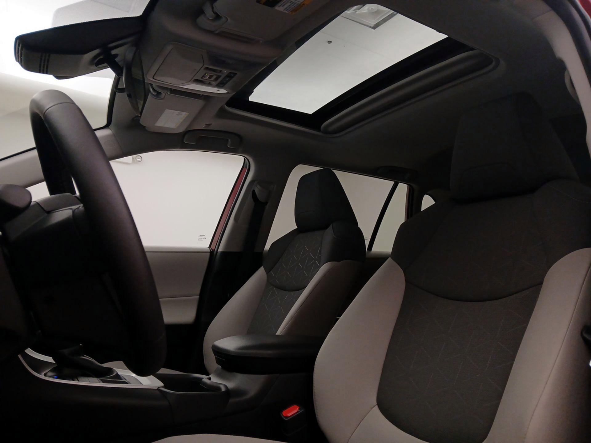 Thumbnail: 2025 Toyota RAV4 - 19