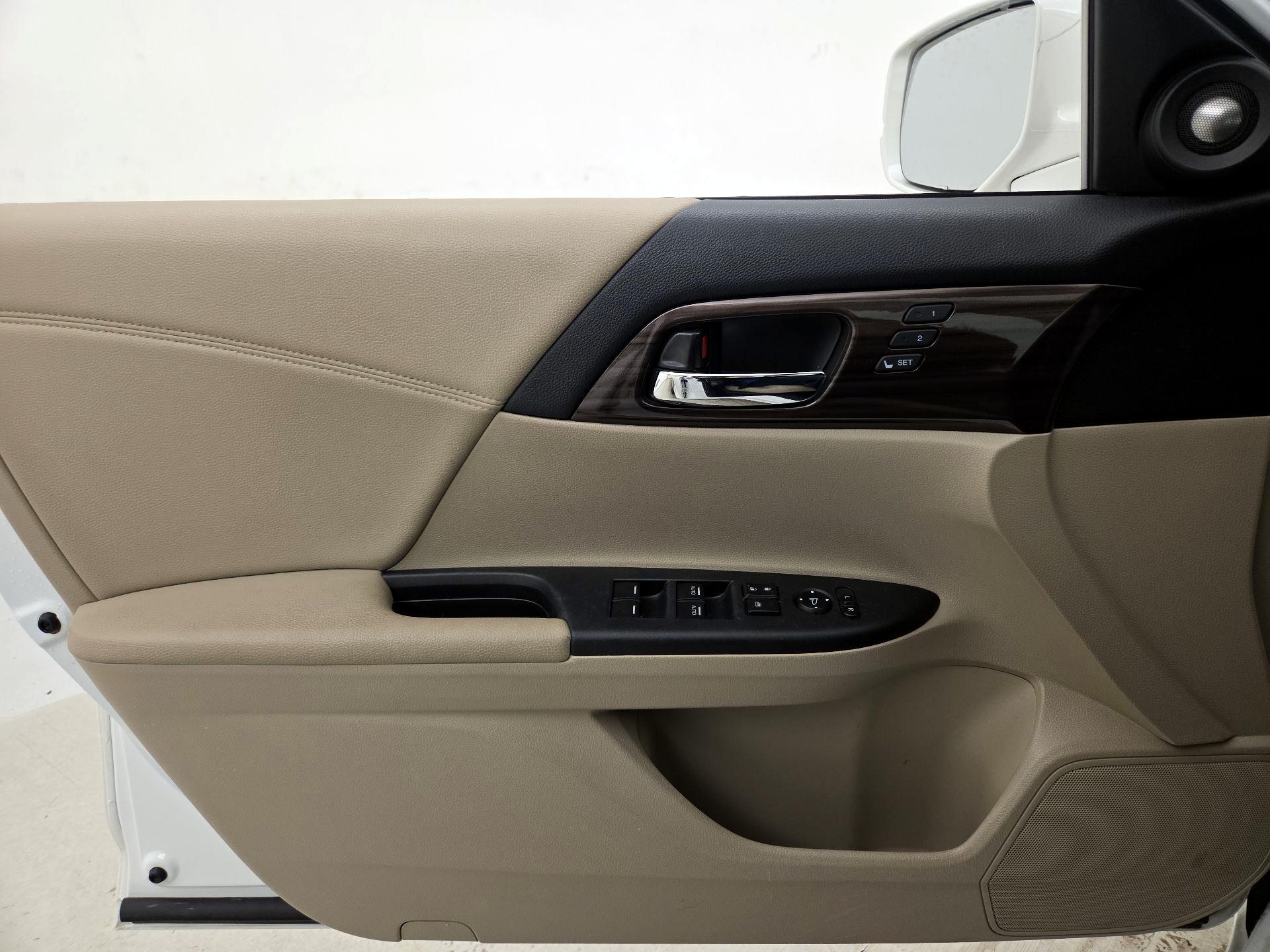 Thumbnail: 2017 Honda Accord - 12