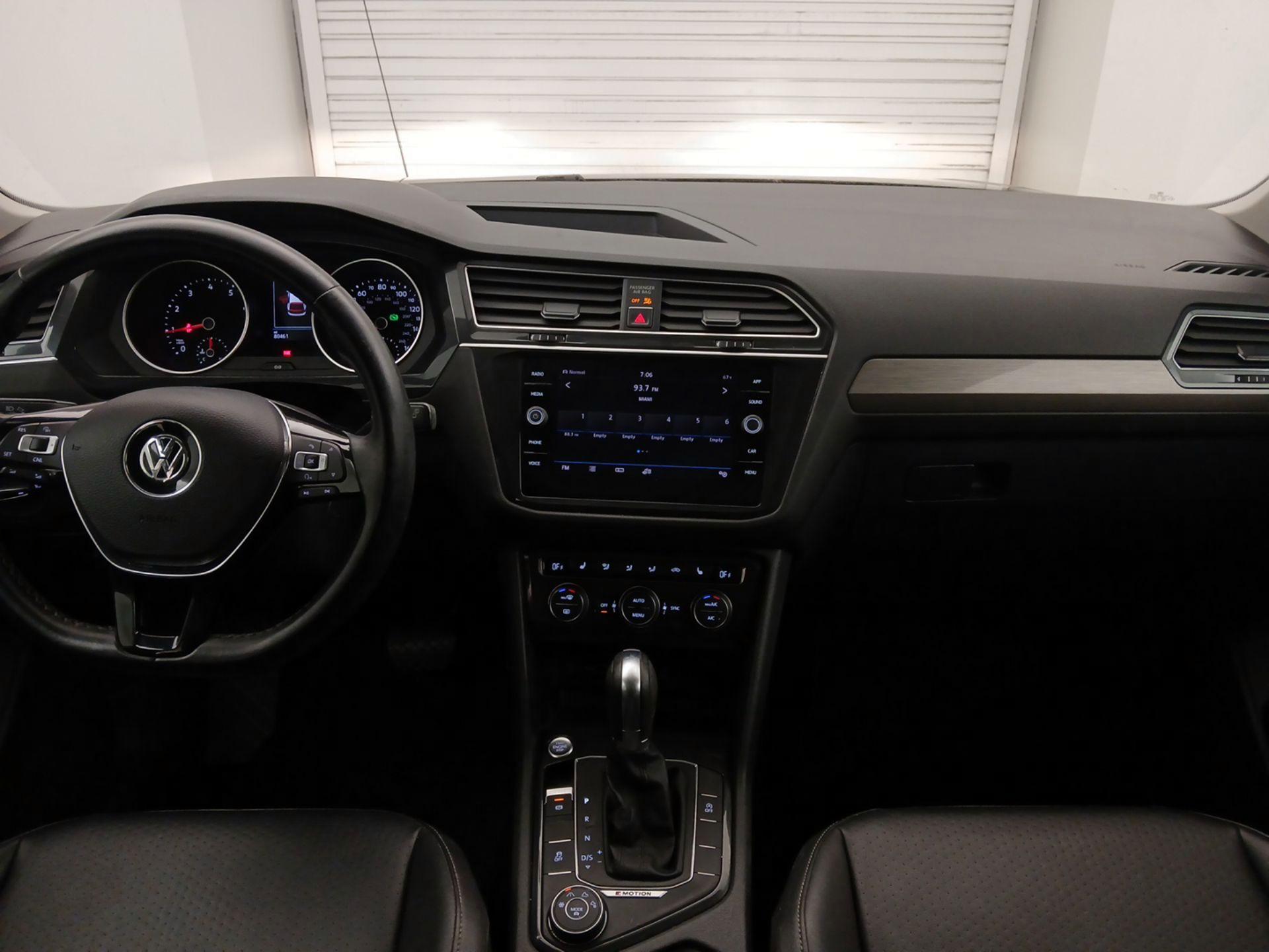Thumbnail: 2018 Volkswagen Tiguan - 9