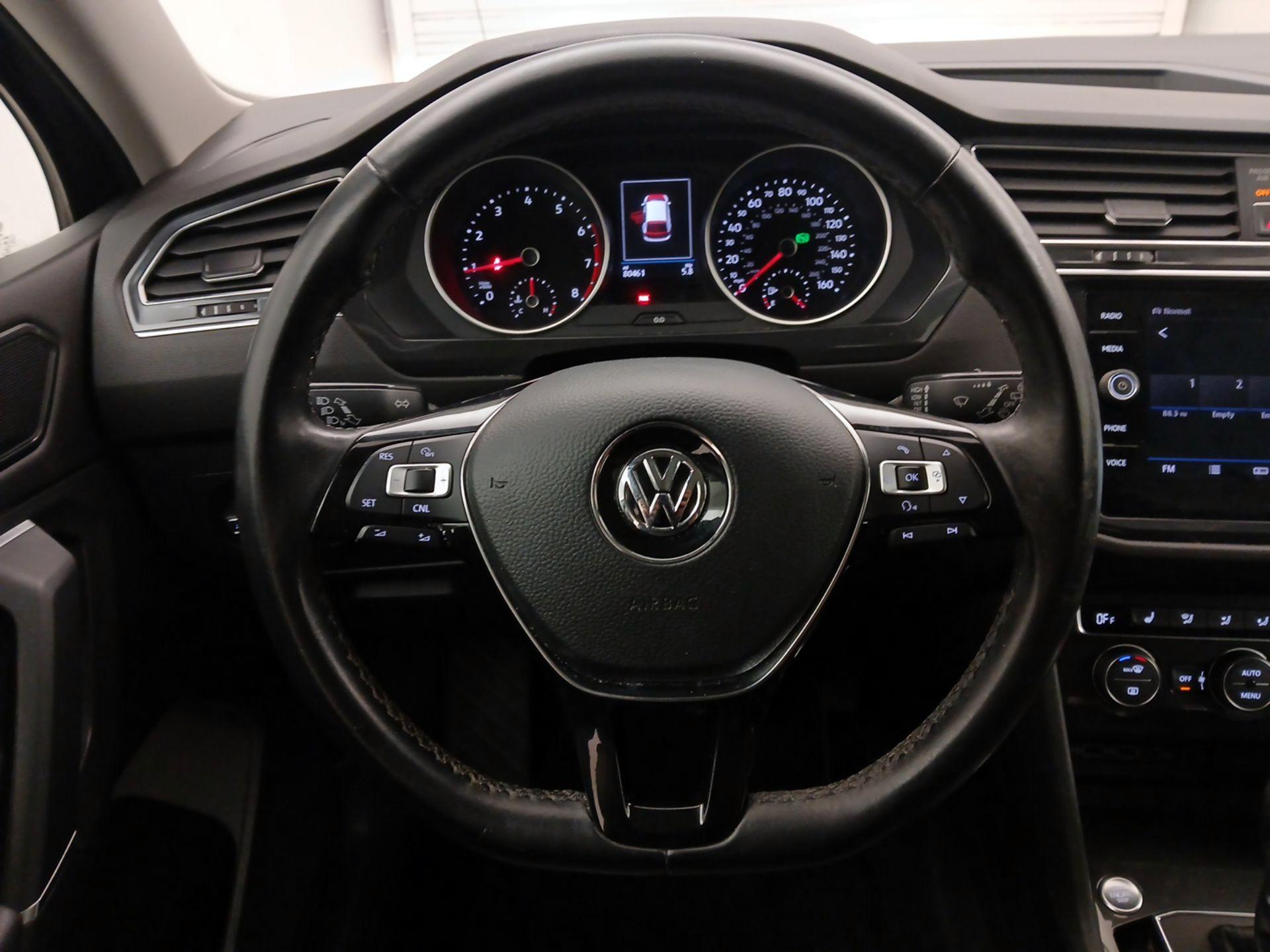 Thumbnail: 2018 Volkswagen Tiguan - 10