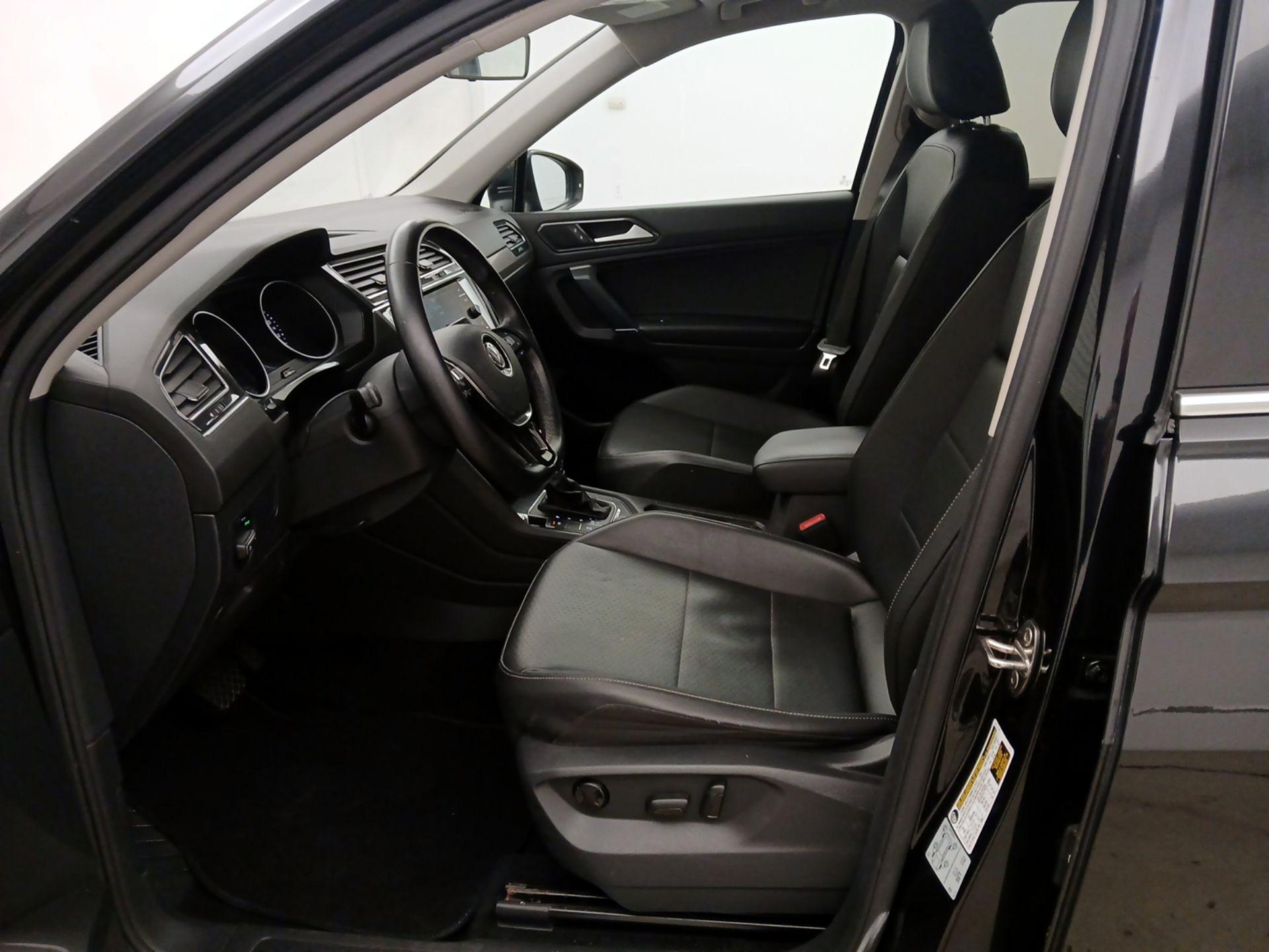 Thumbnail: 2018 Volkswagen Tiguan - 11