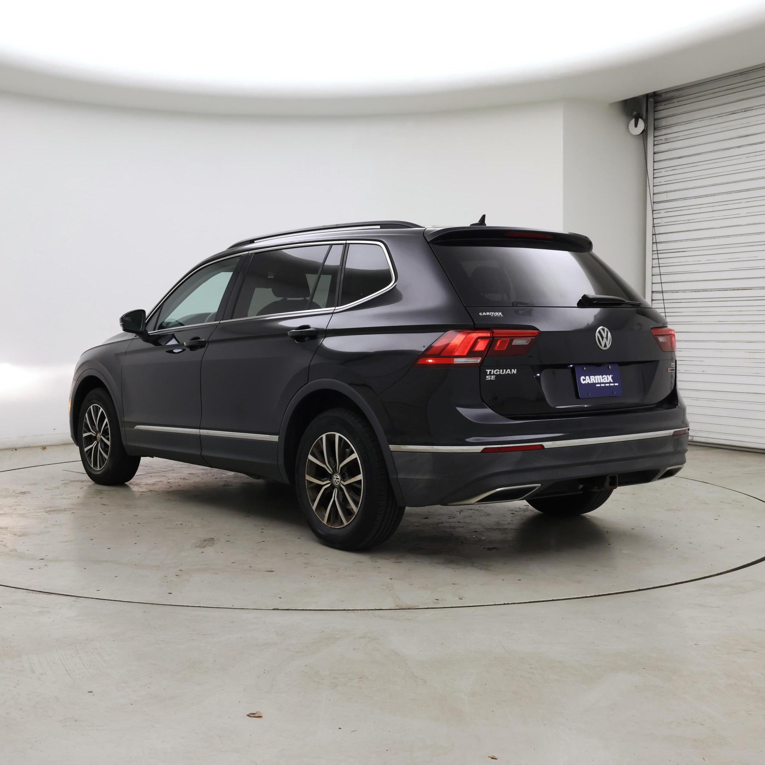 Thumbnail: 2018 Volkswagen Tiguan - 2