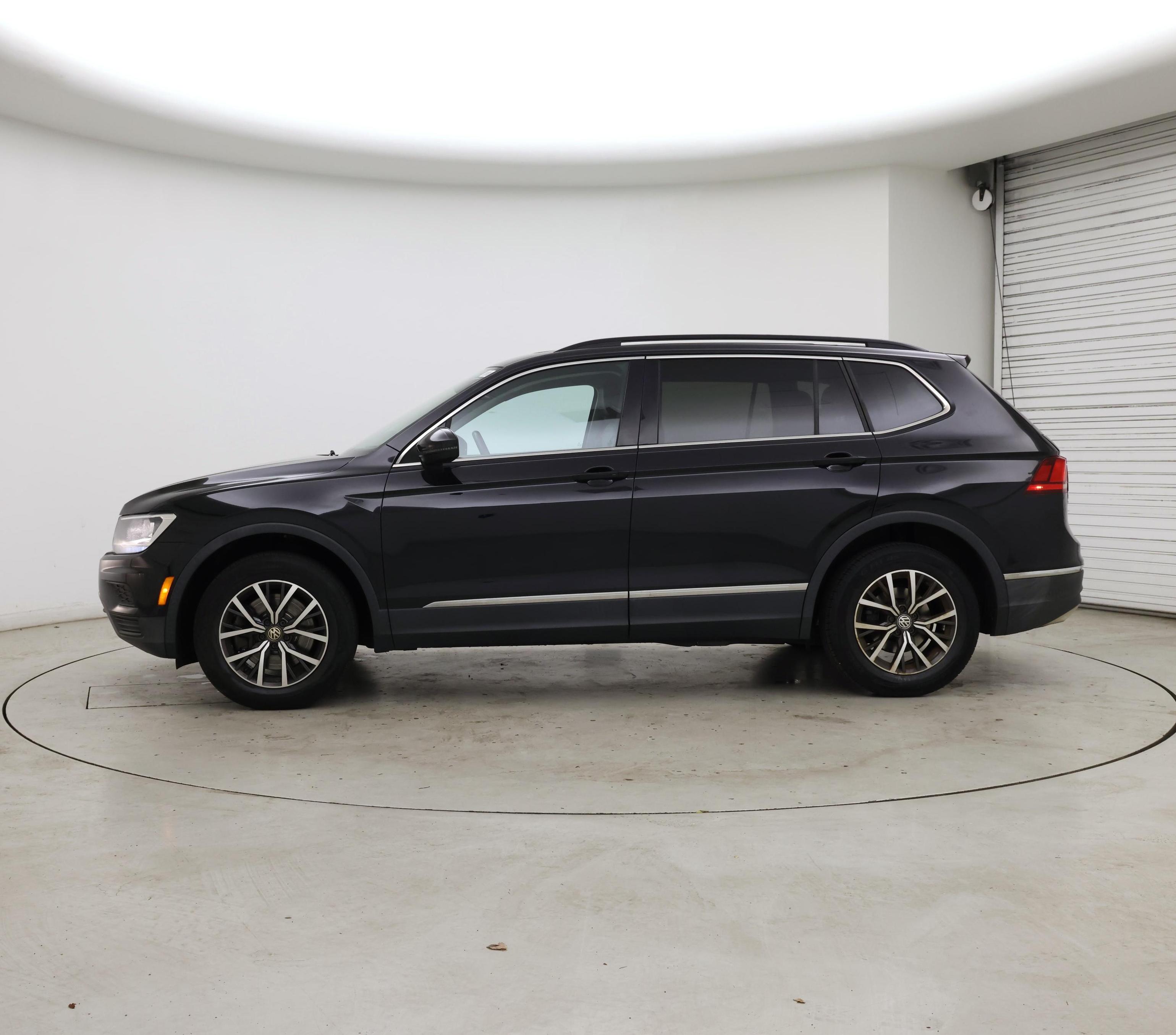 Thumbnail: 2018 Volkswagen Tiguan - 3