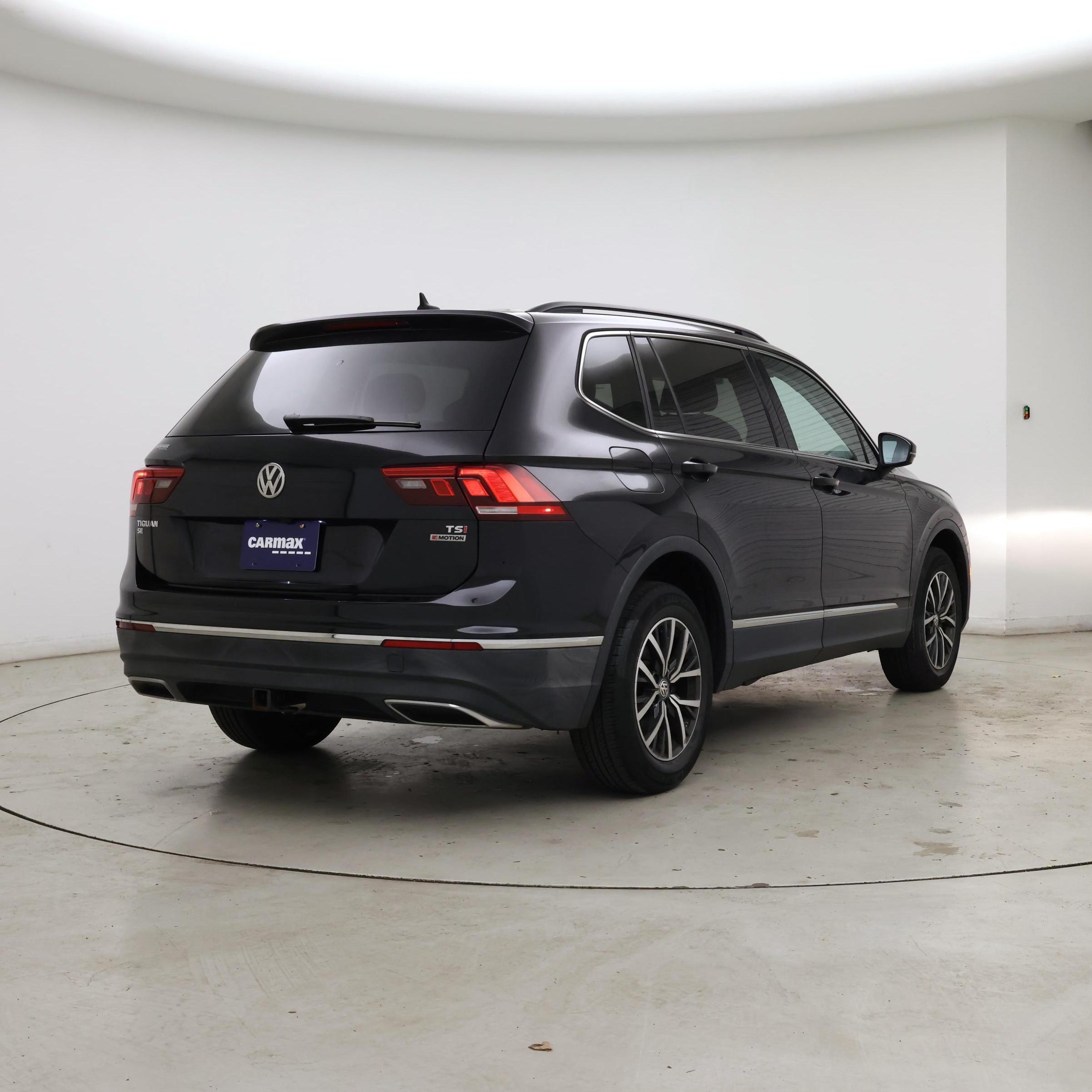 Thumbnail: 2018 Volkswagen Tiguan - 8