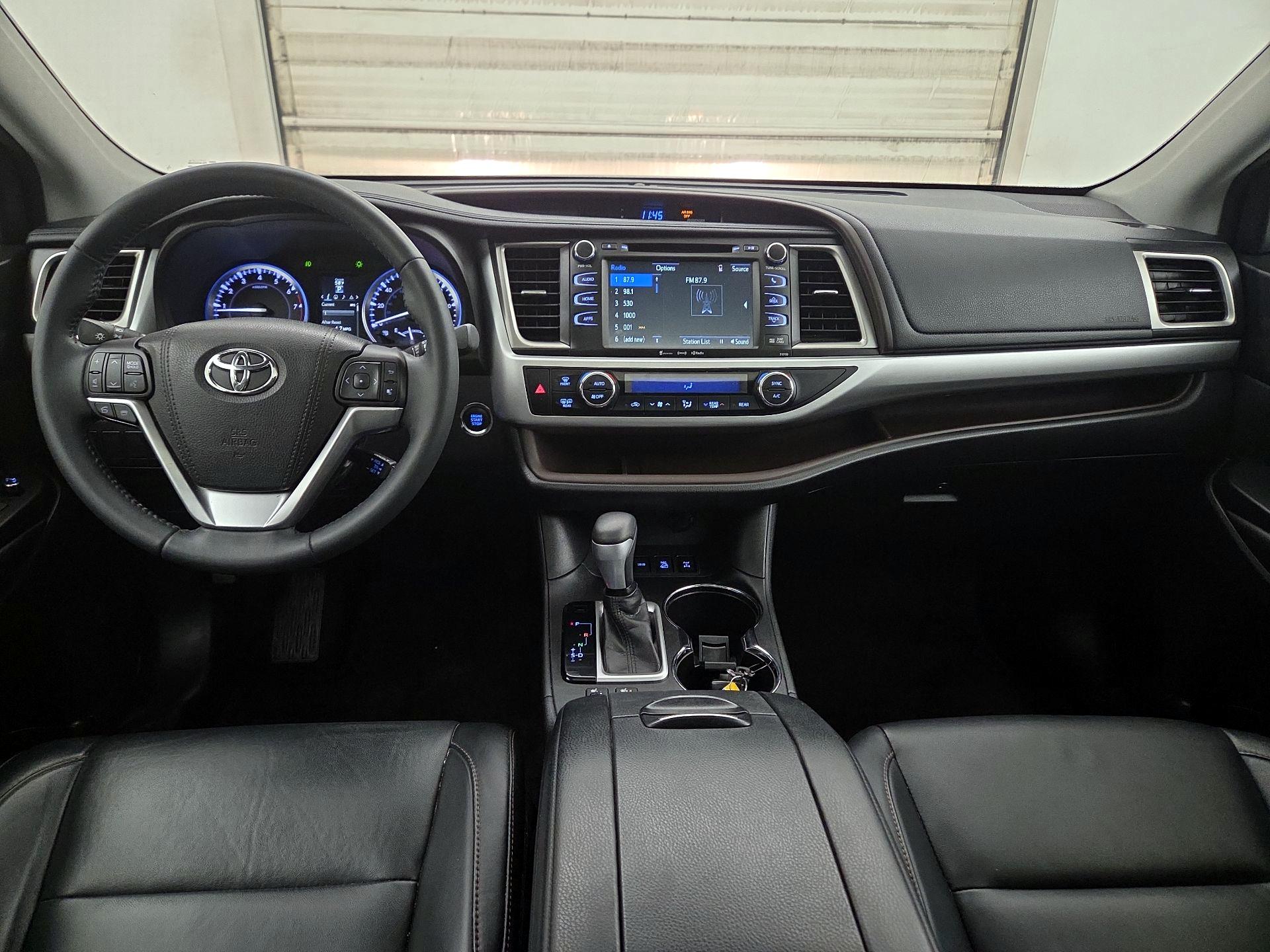 Thumbnail: 2016 Toyota Highlander - 9