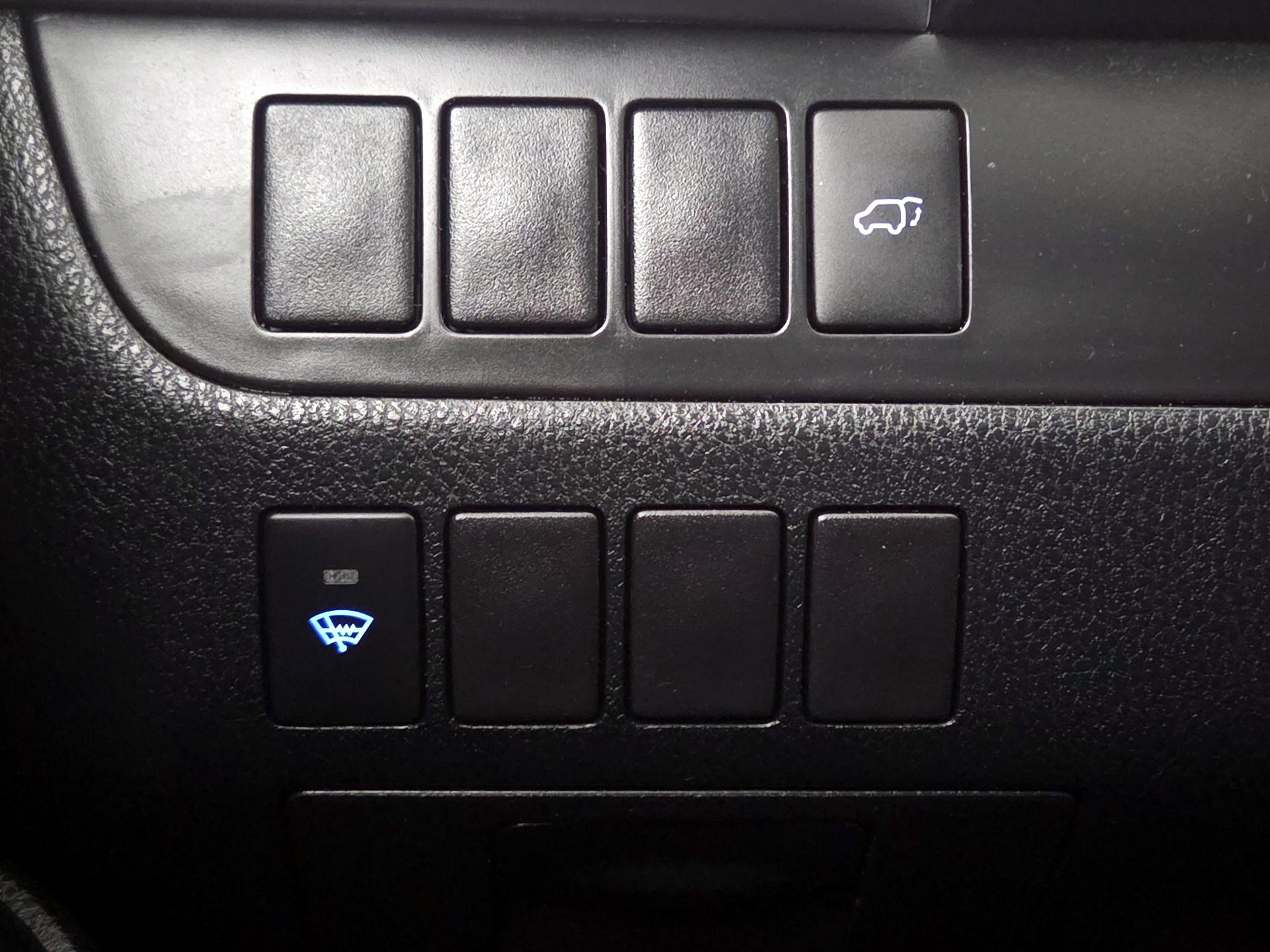 Thumbnail: 2016 Toyota Highlander - 13