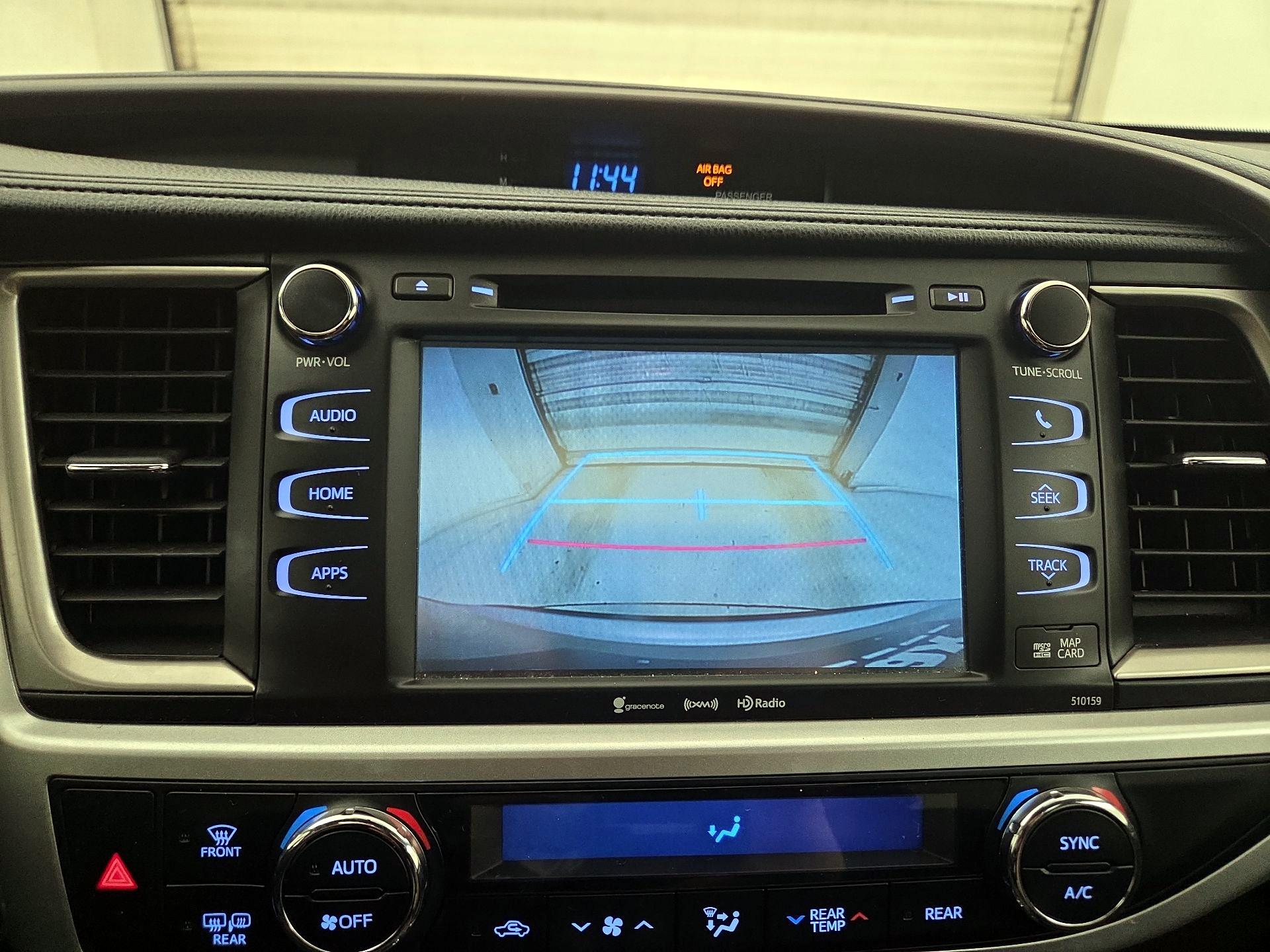 Thumbnail: 2016 Toyota Highlander - 14