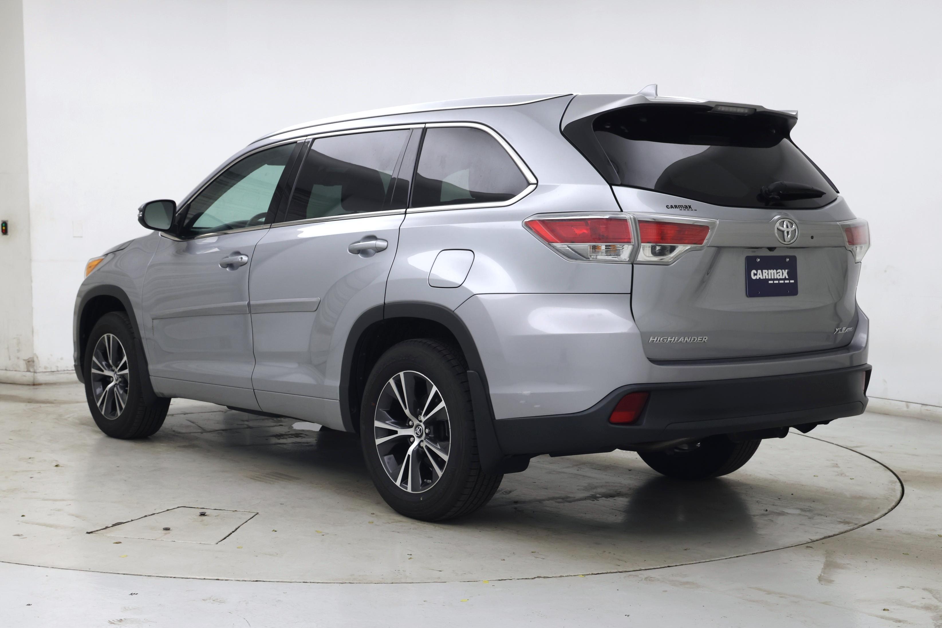 Thumbnail: 2016 Toyota Highlander - 2