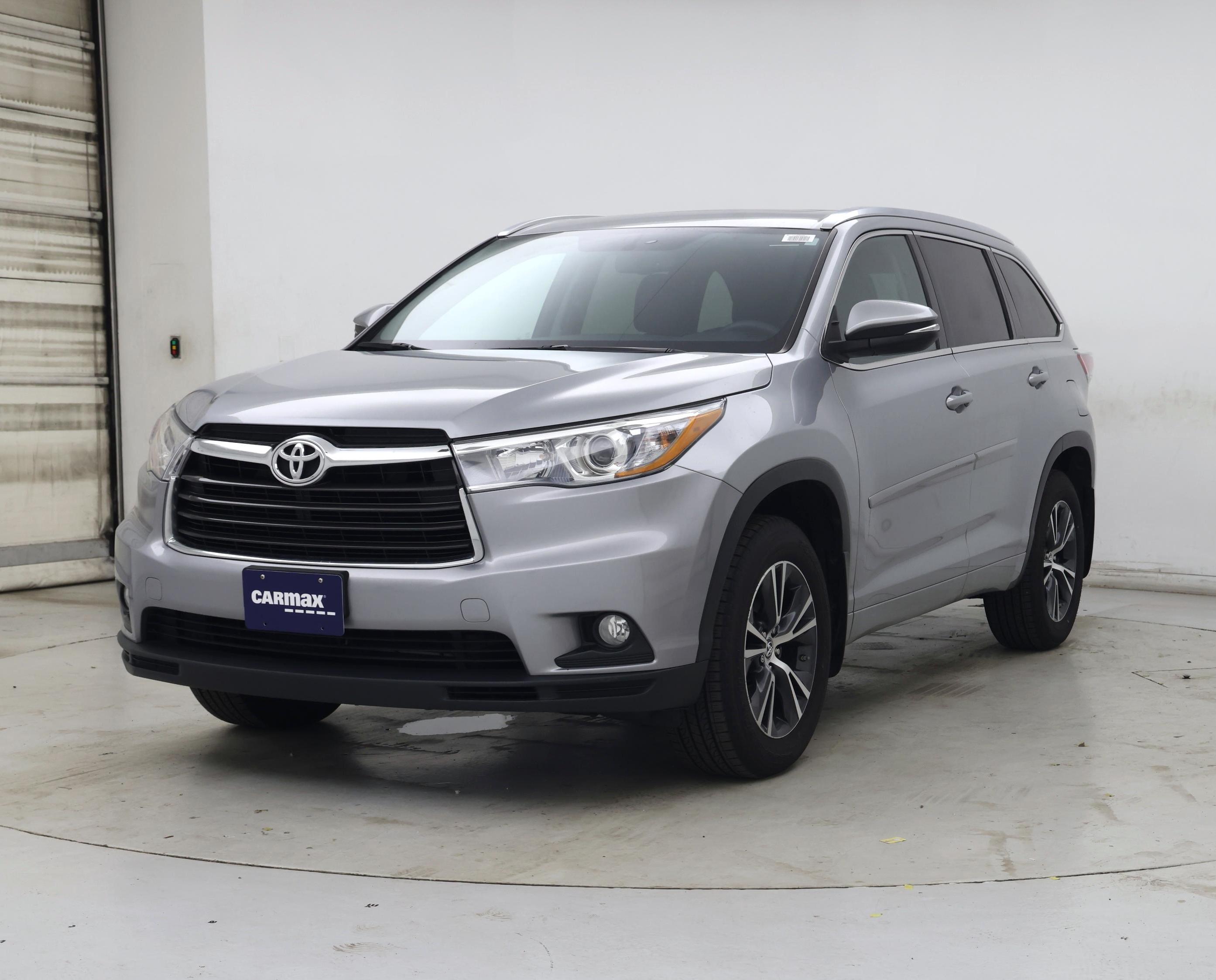 Thumbnail: 2016 Toyota Highlander - 4