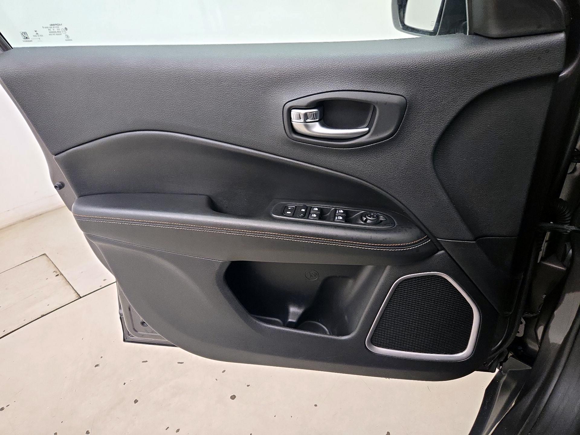 Thumbnail: 2019 Jeep Compass - 12