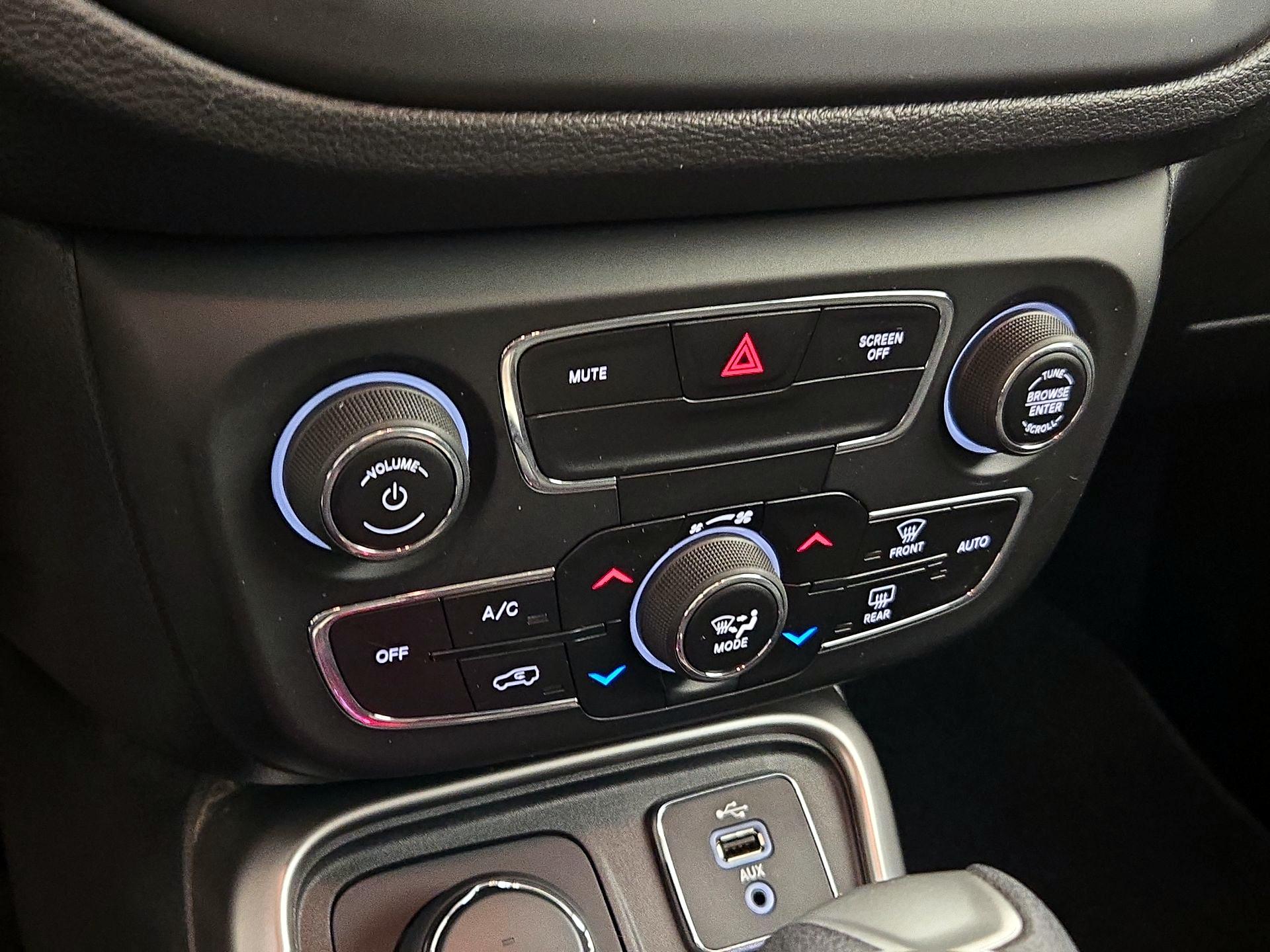 Thumbnail: 2019 Jeep Compass - 16