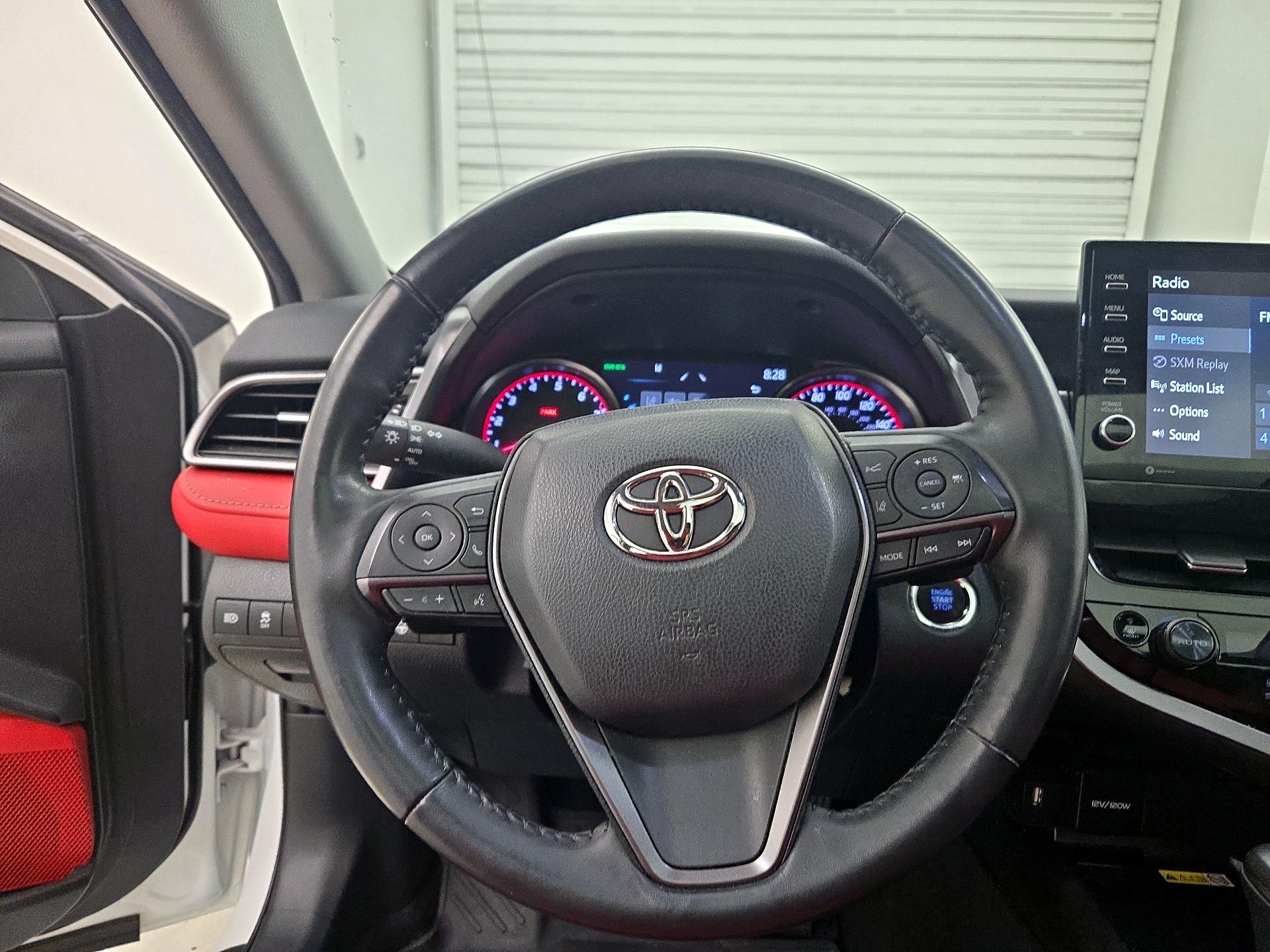 Thumbnail: 2022 Toyota Camry - 10