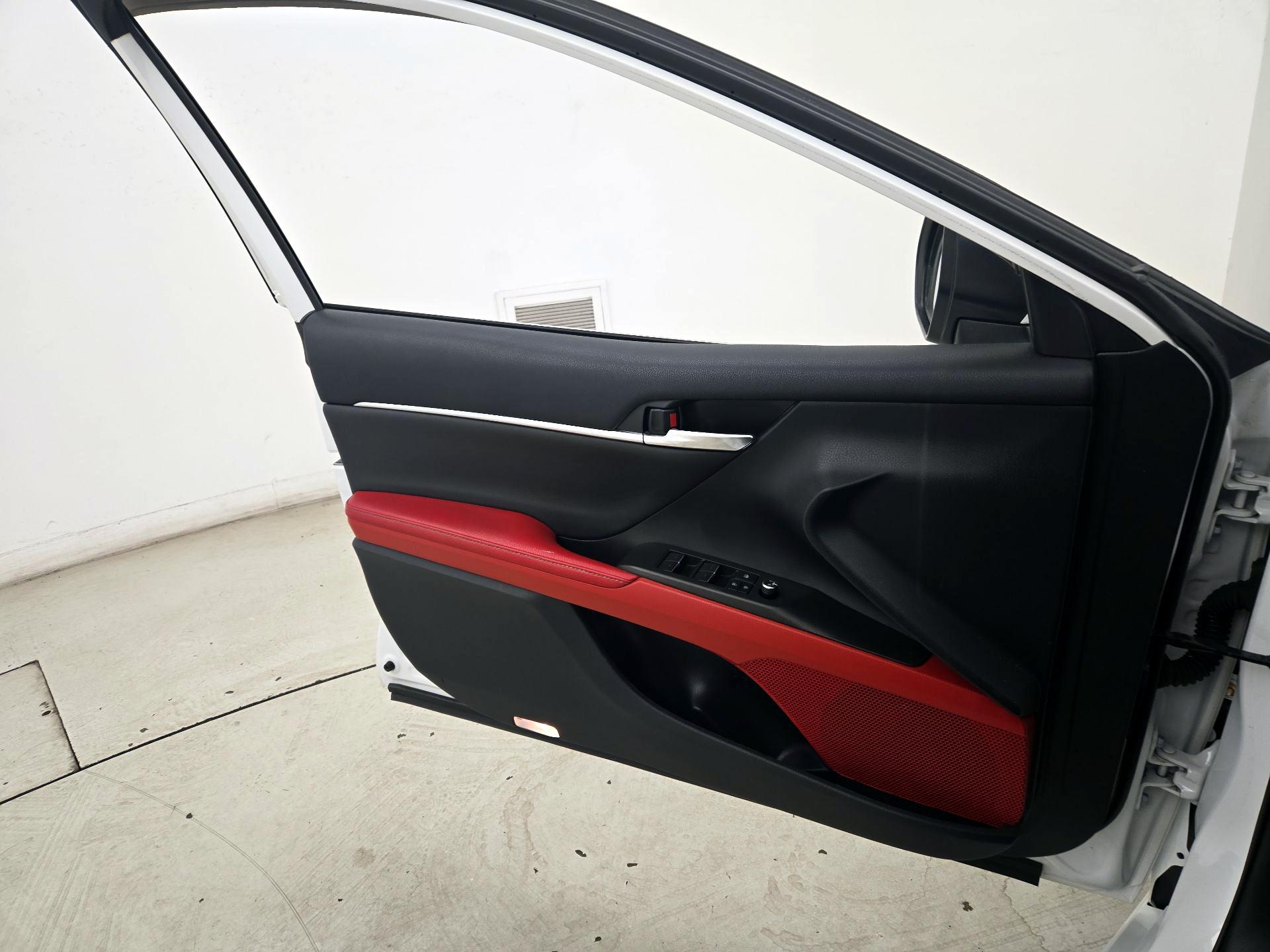 Thumbnail: 2022 Toyota Camry - 12
